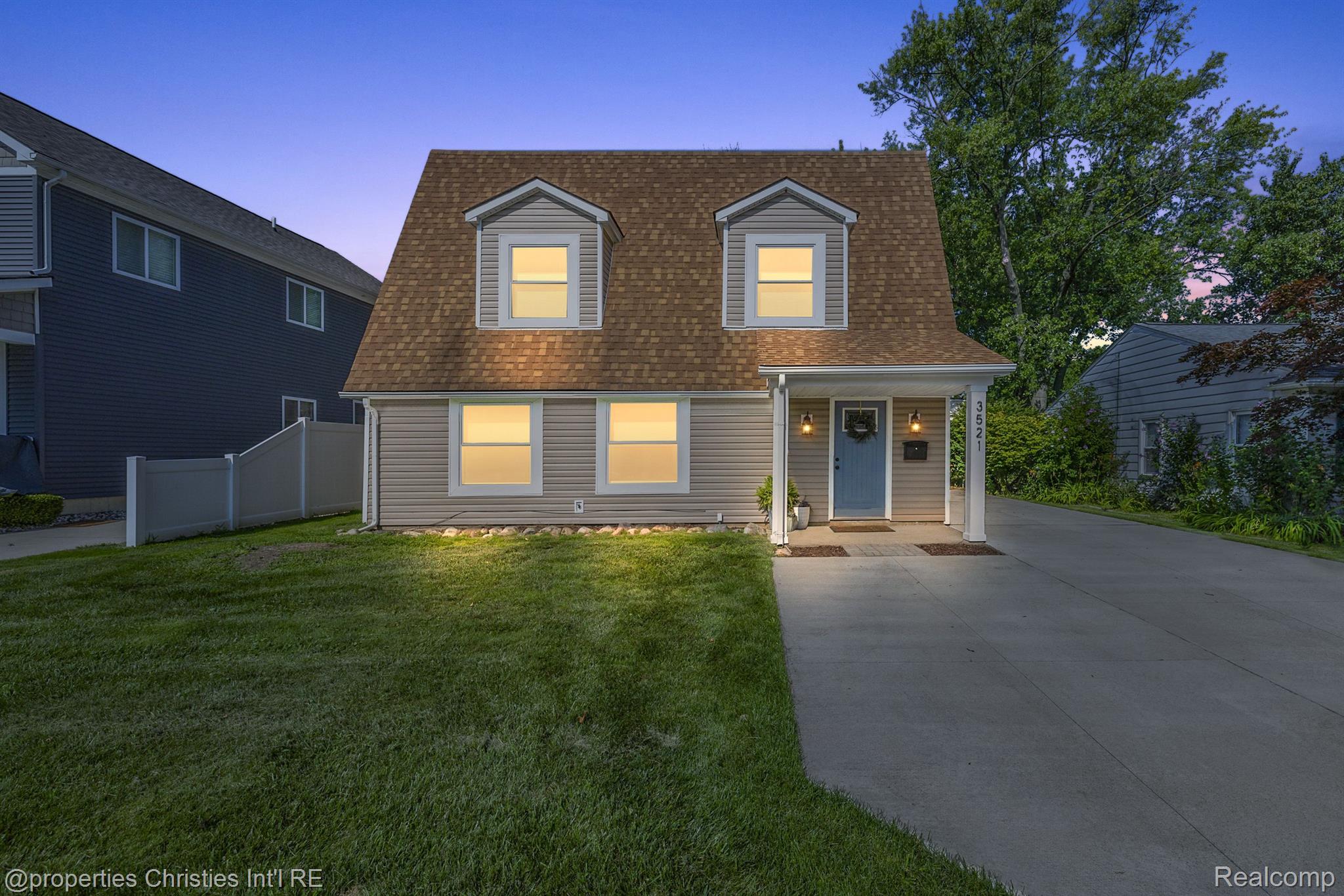 3521 WOODLAND Avenue