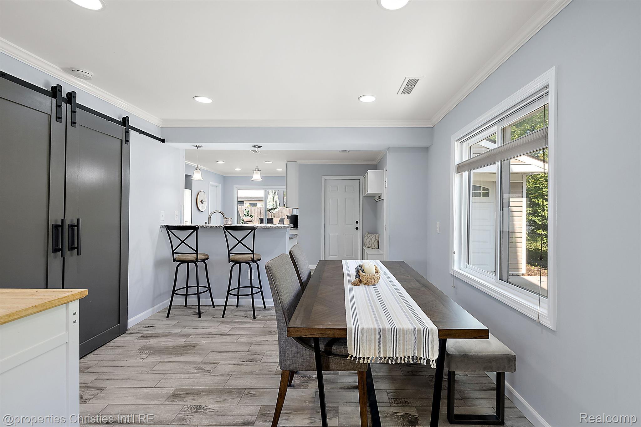 3521 WOODLAND Avenue