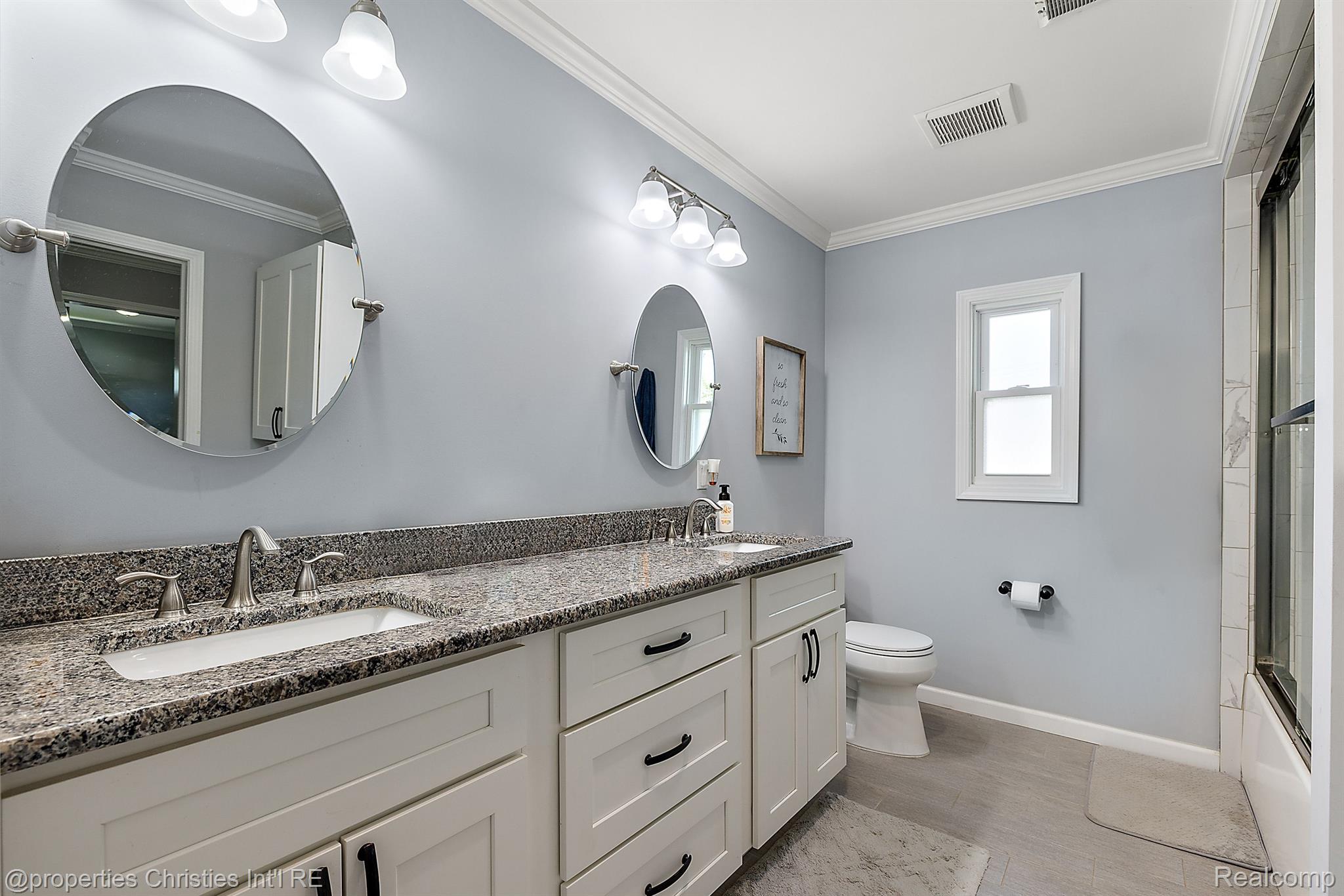 3521 WOODLAND Avenue