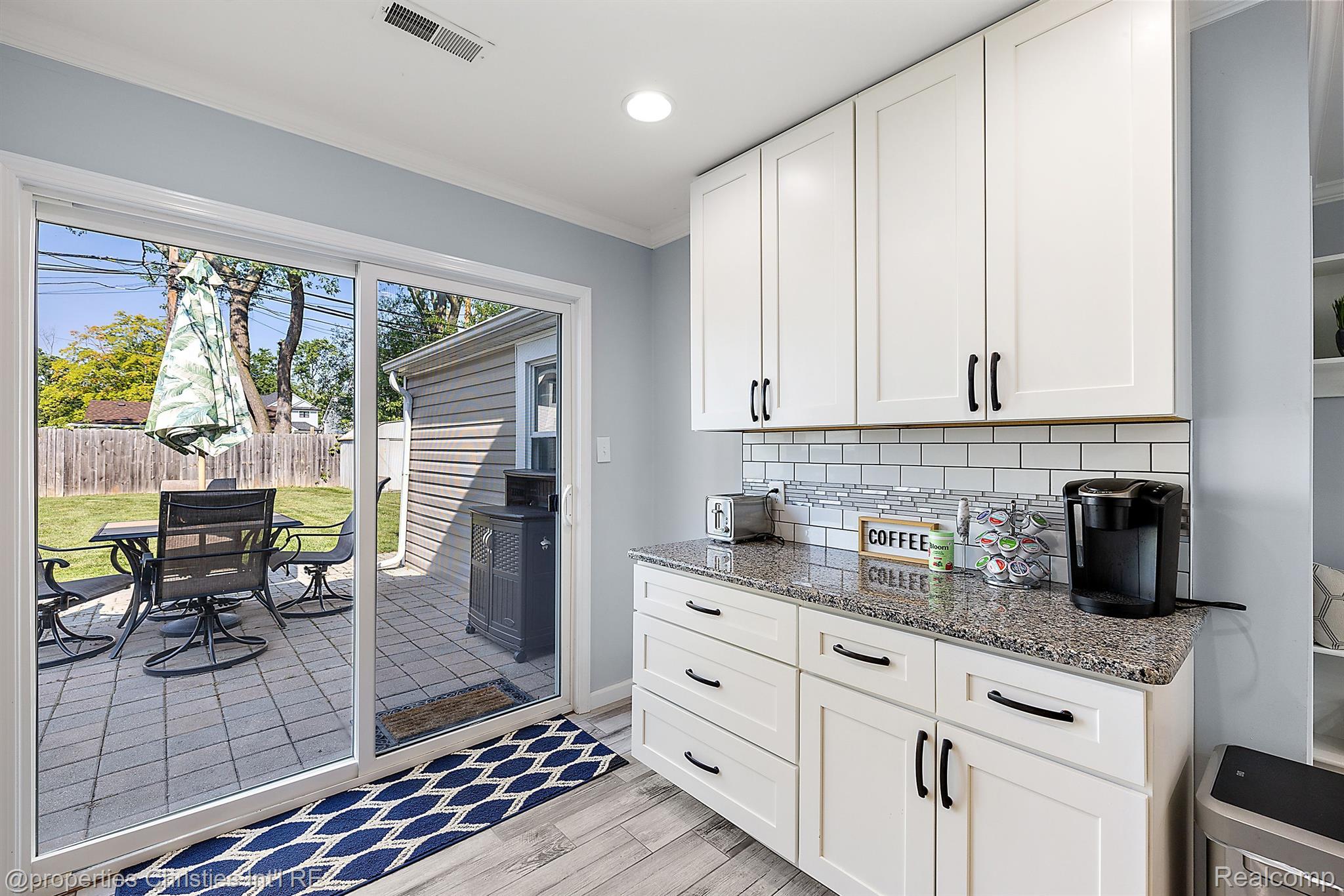 3521 WOODLAND Avenue