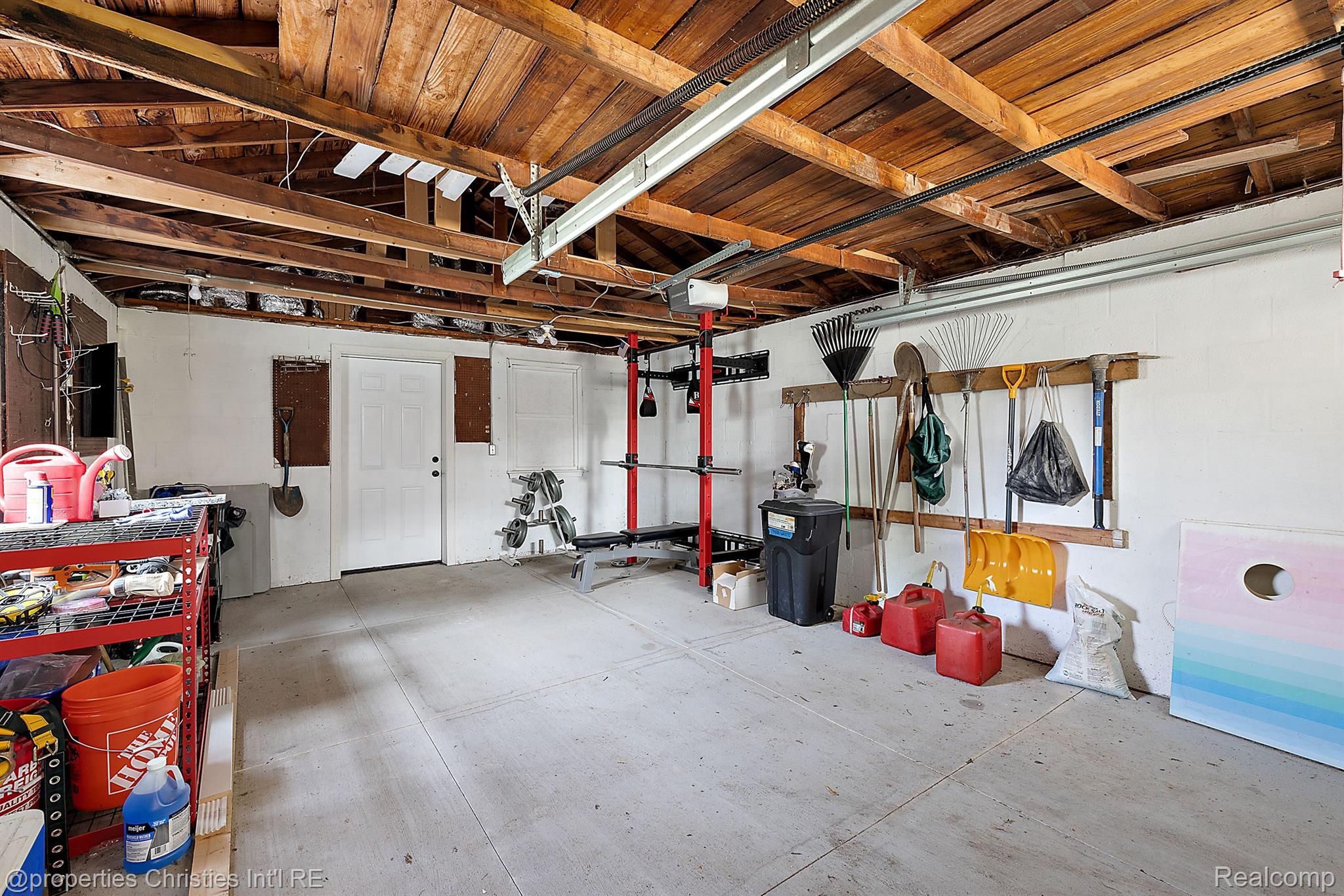 3521 WOODLAND Avenue