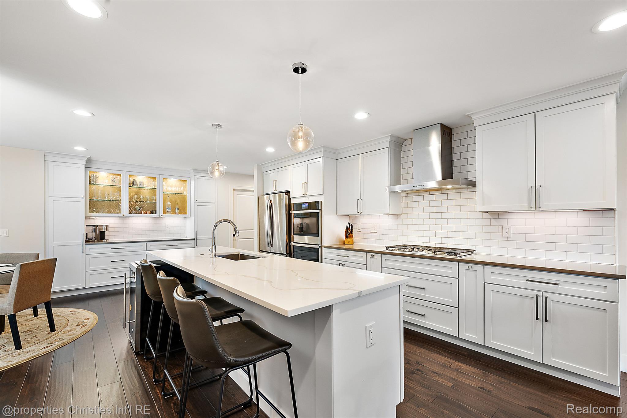 5106 WOODLANDS Trail