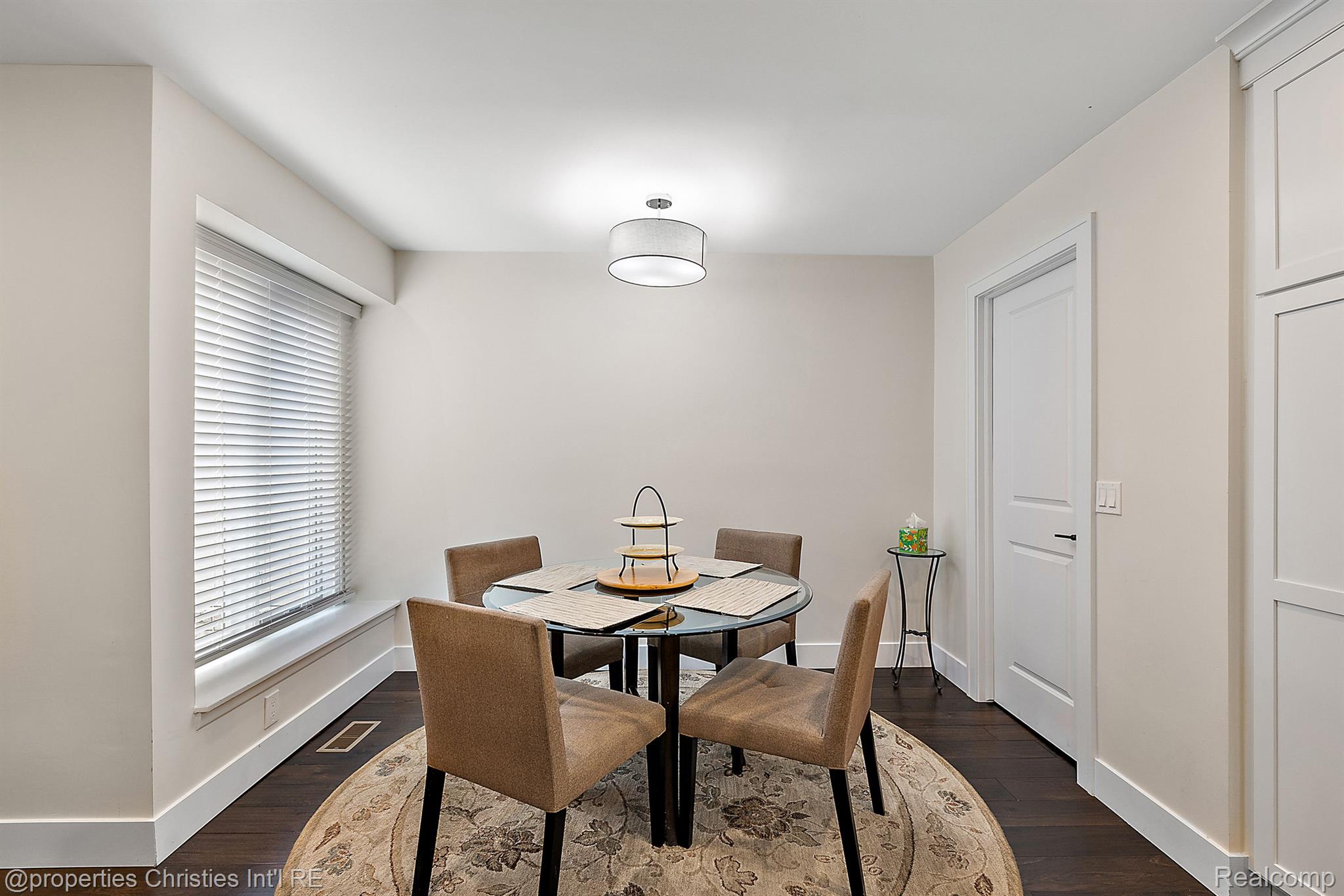 5106 WOODLANDS Trail