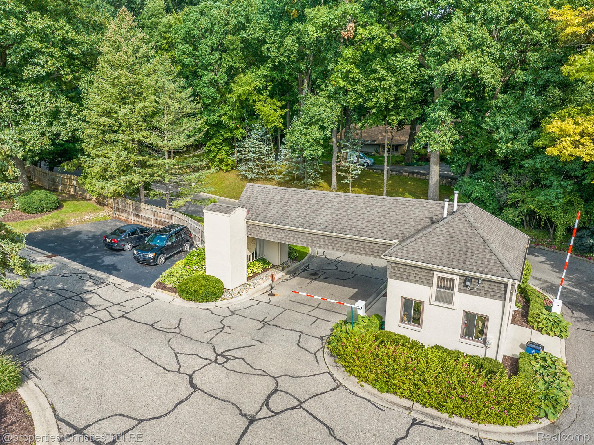 5106 WOODLANDS Trail