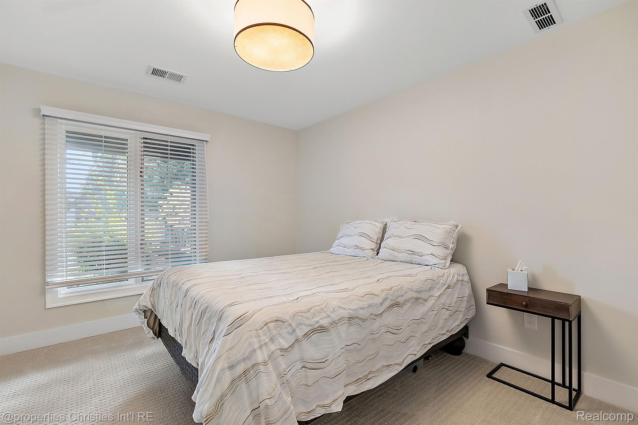 5106 WOODLANDS Trail