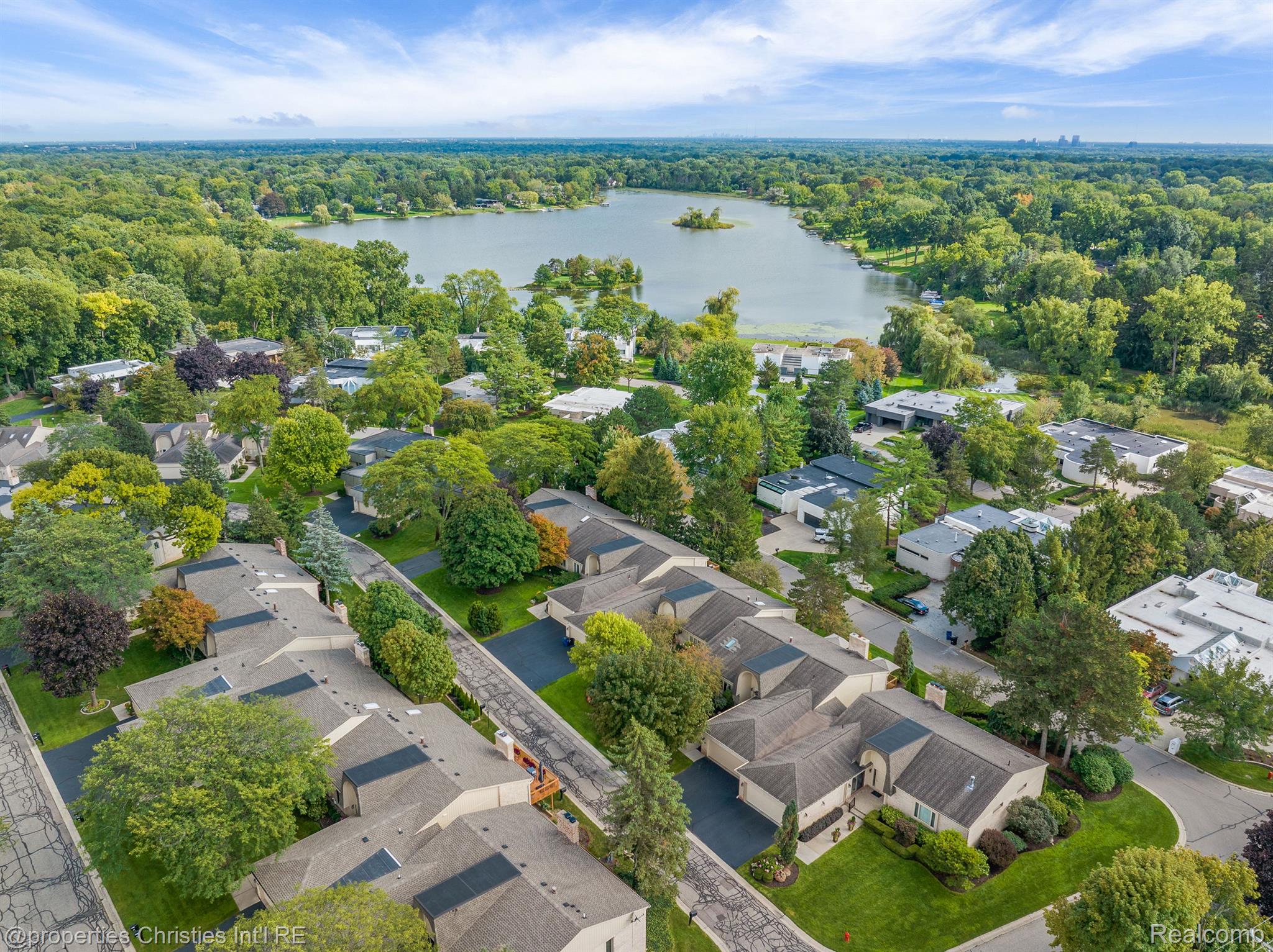 5106 WOODLANDS Trail