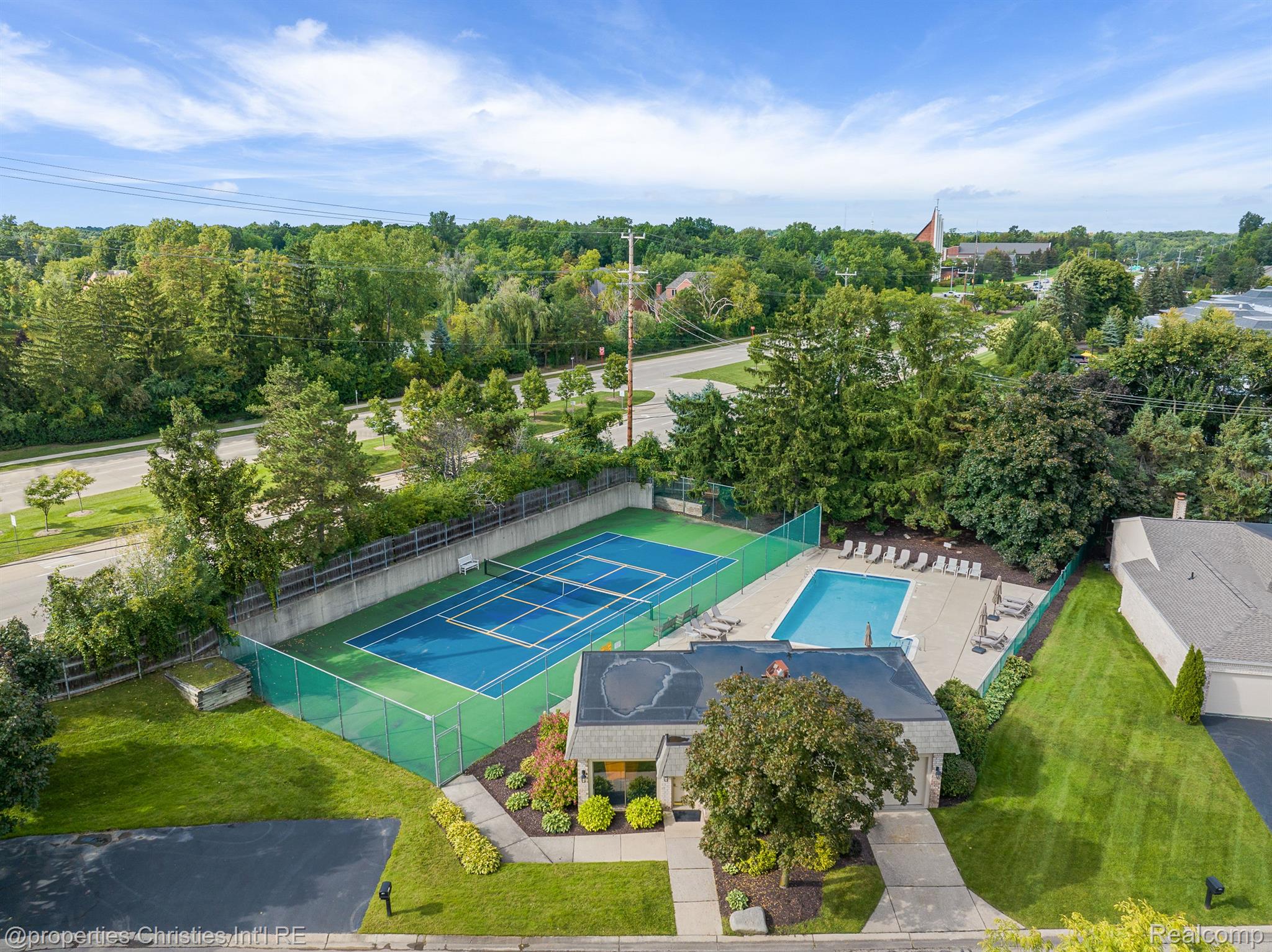 5106 WOODLANDS Trail