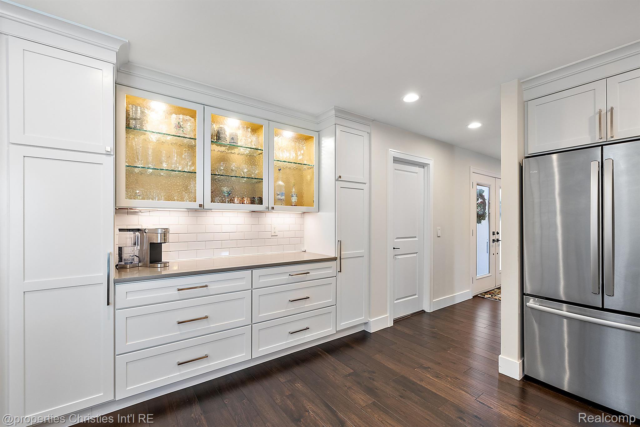 5106 WOODLANDS Trail