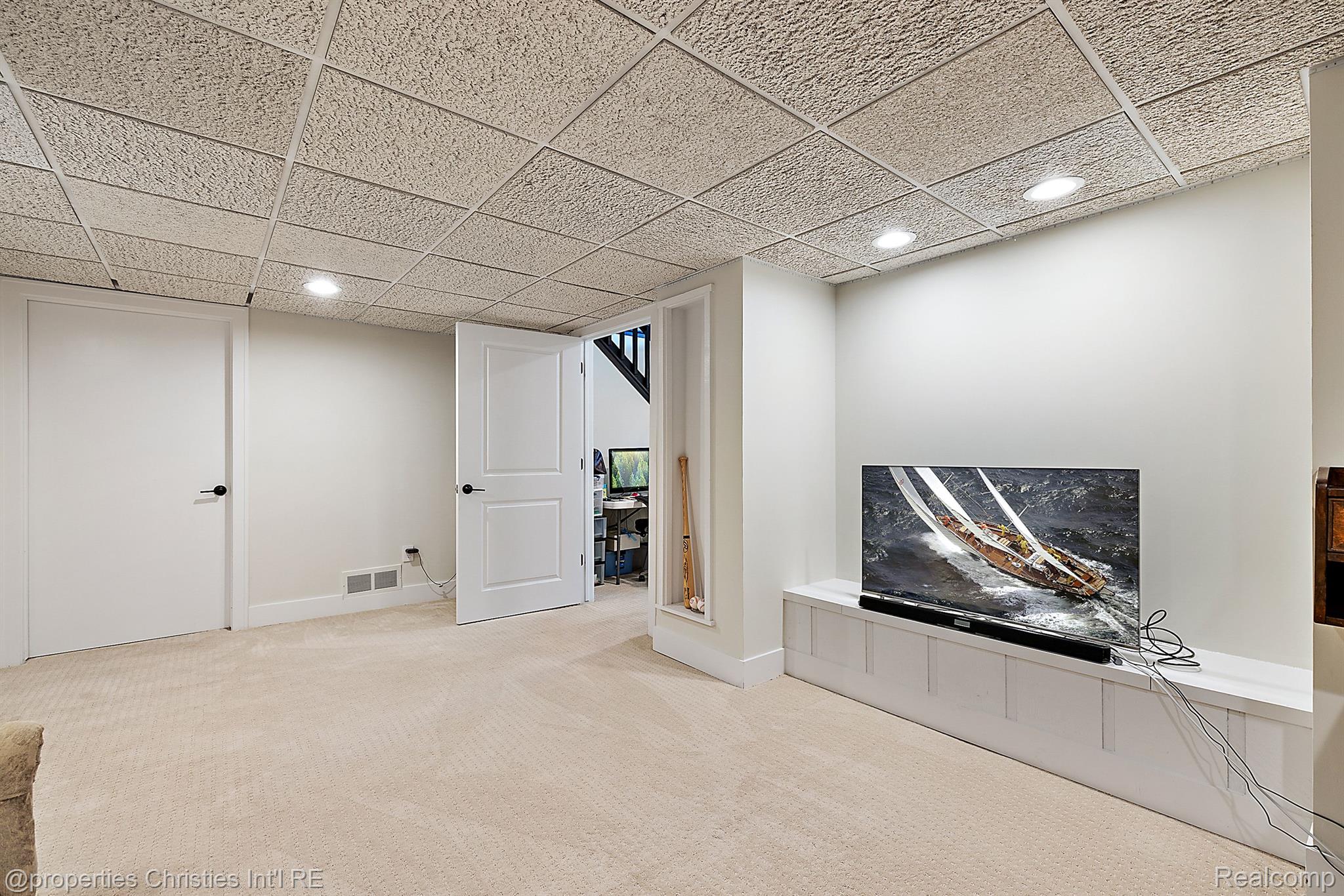 5106 WOODLANDS Trail