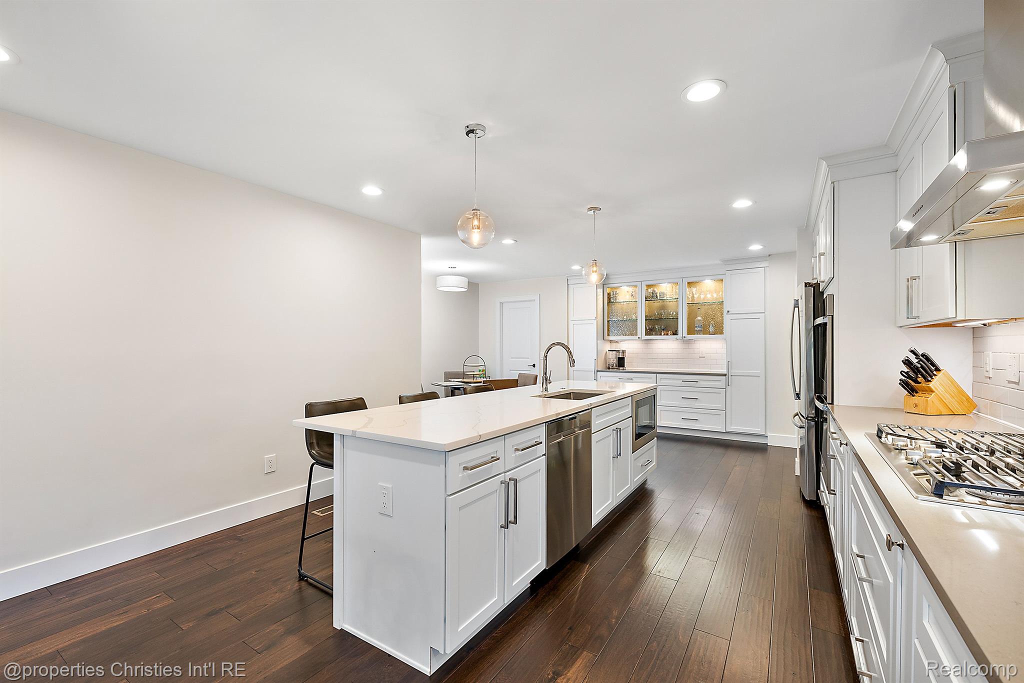 5106 WOODLANDS Trail