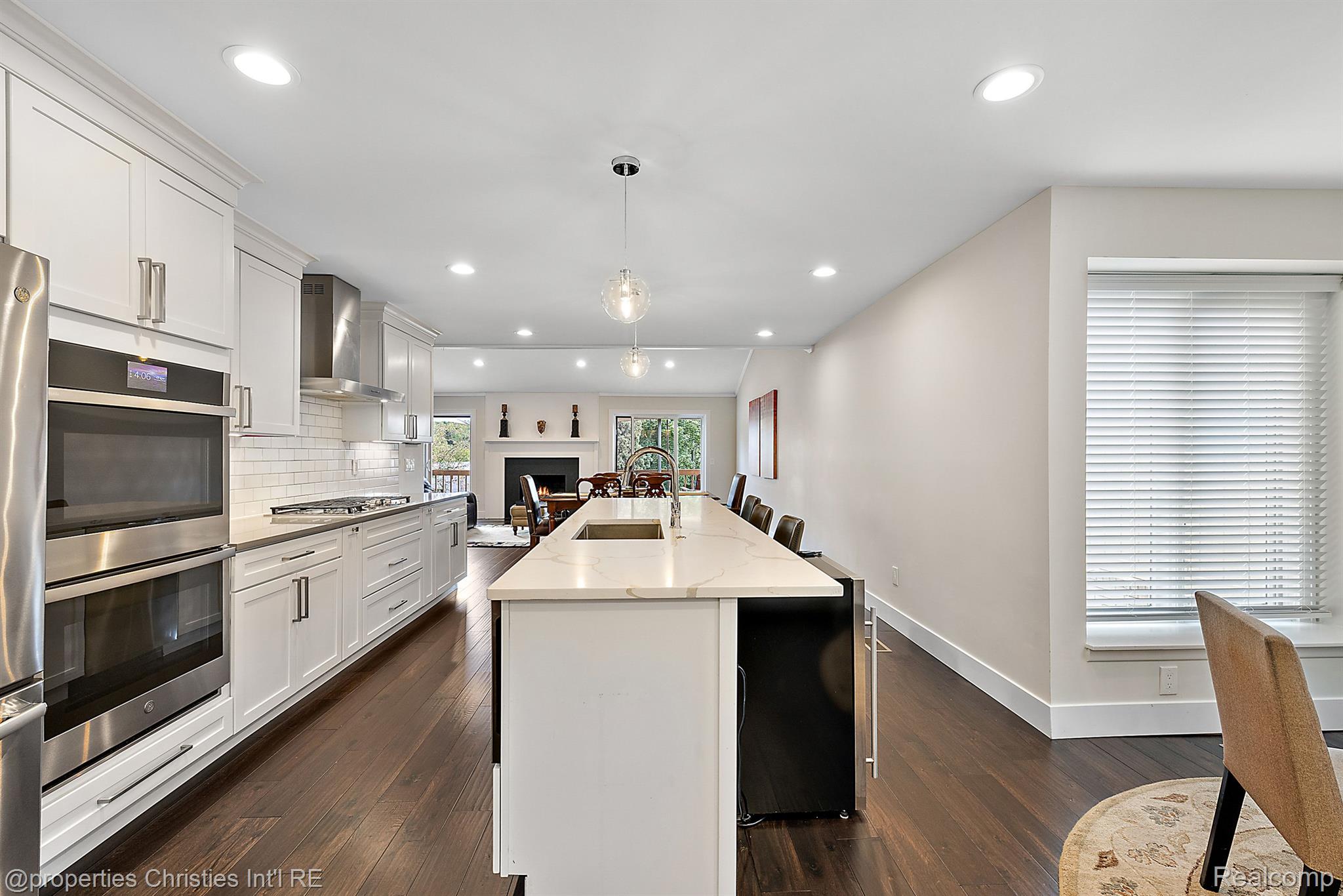 5106 WOODLANDS Trail