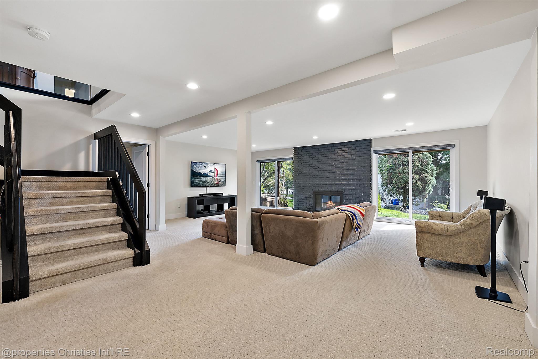 5106 WOODLANDS Trail