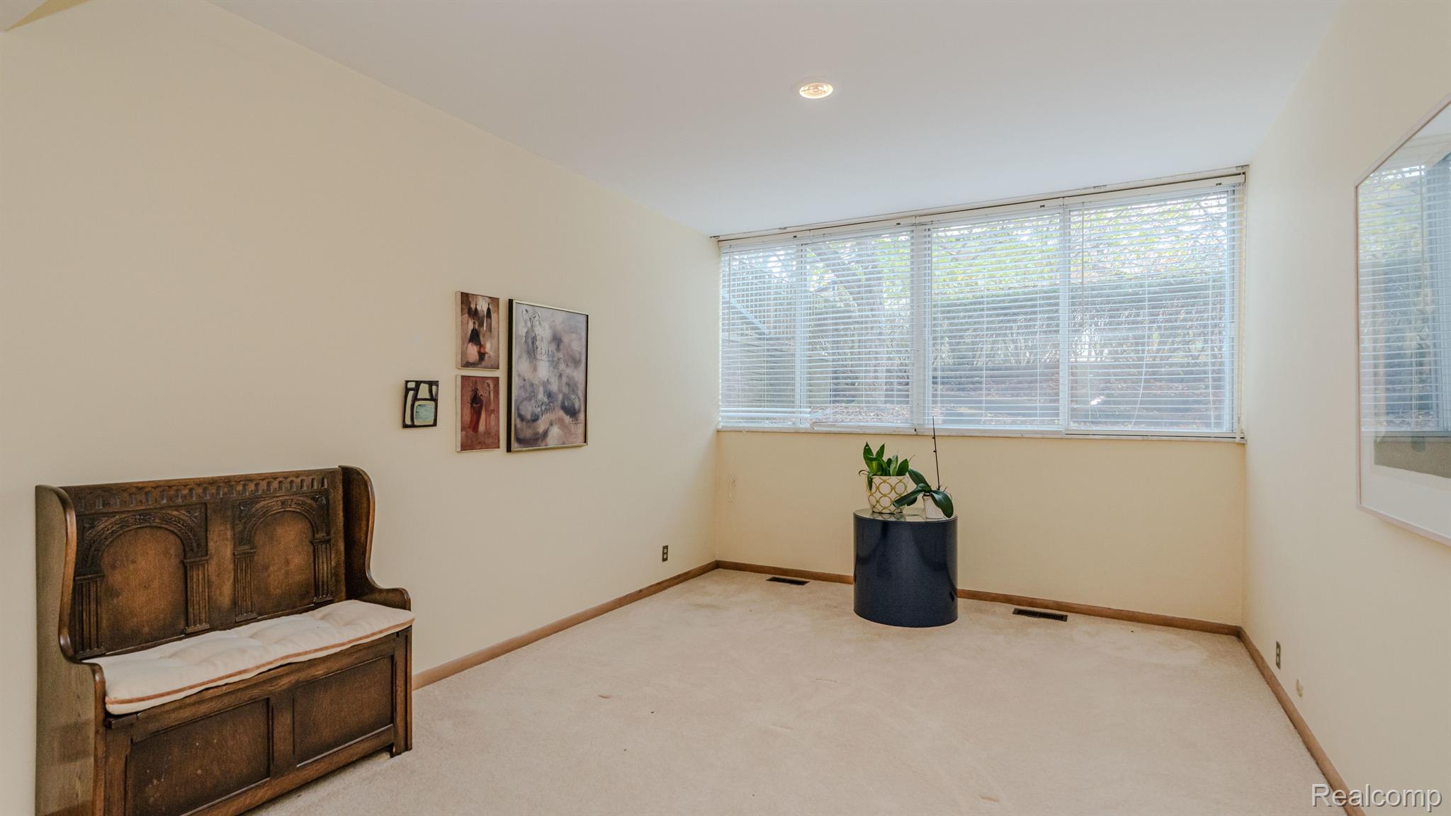 1105 CHARRINGTON Road