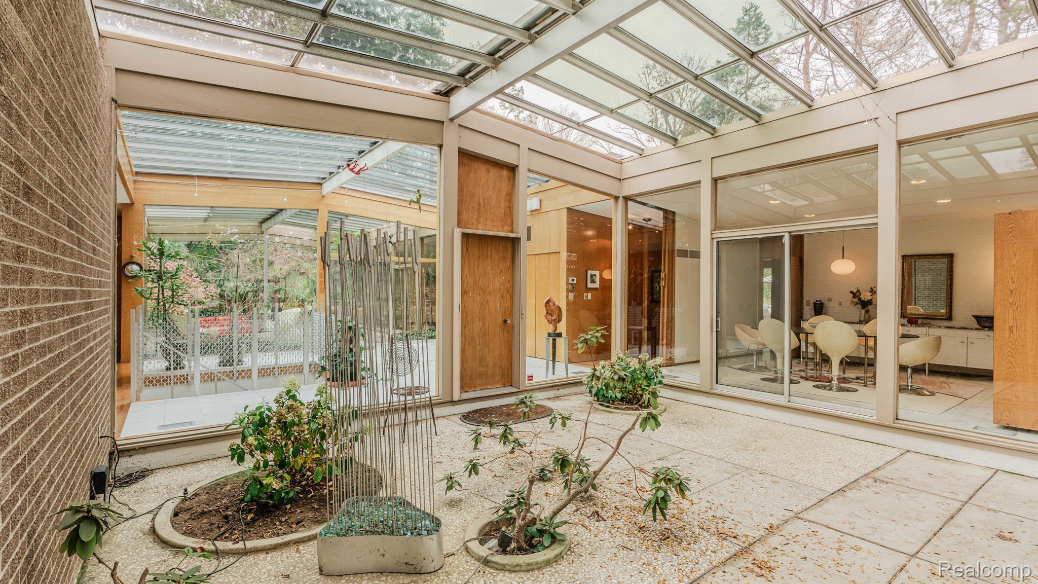 1105 CHARRINGTON Road