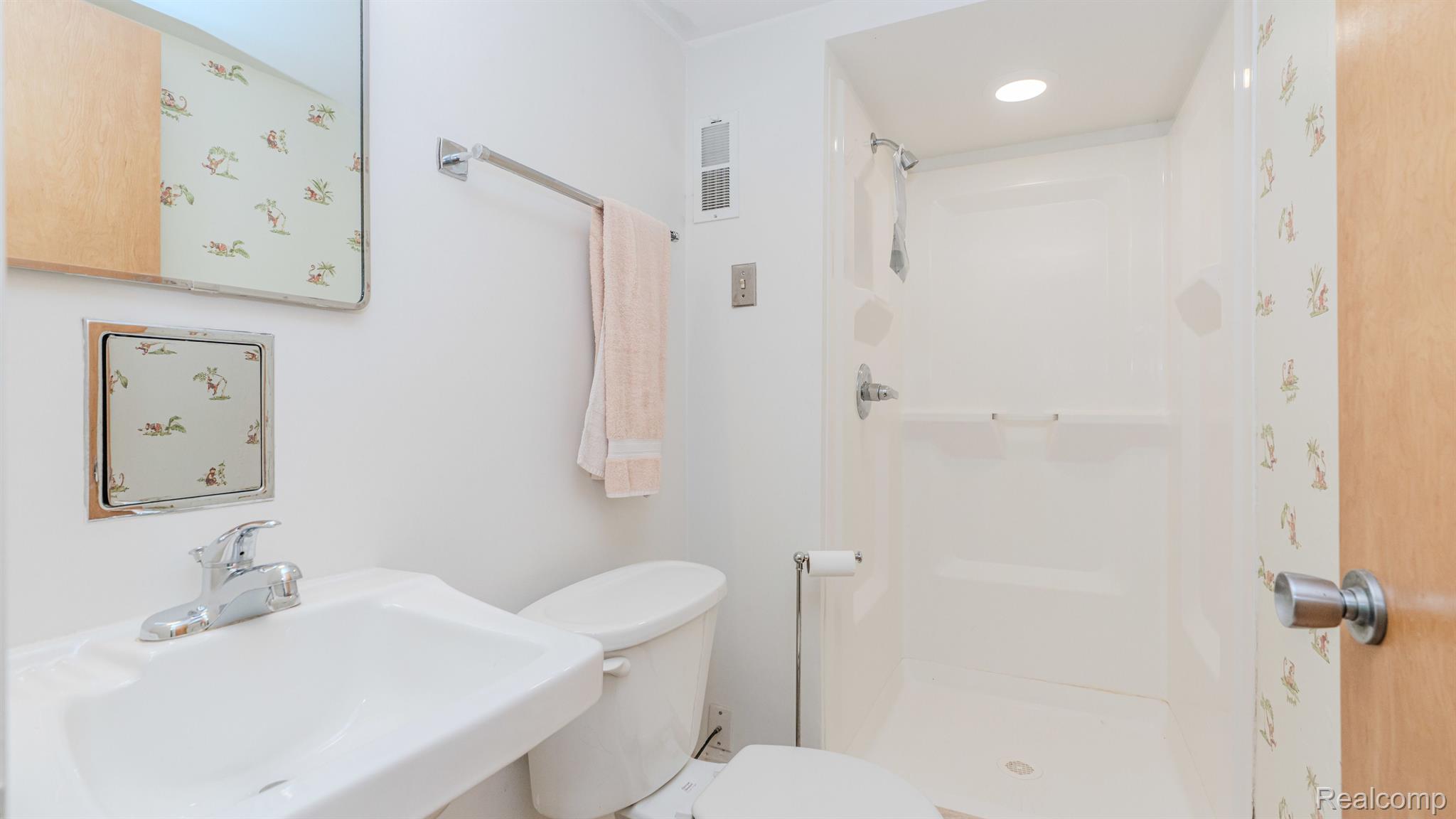 1105 CHARRINGTON Road