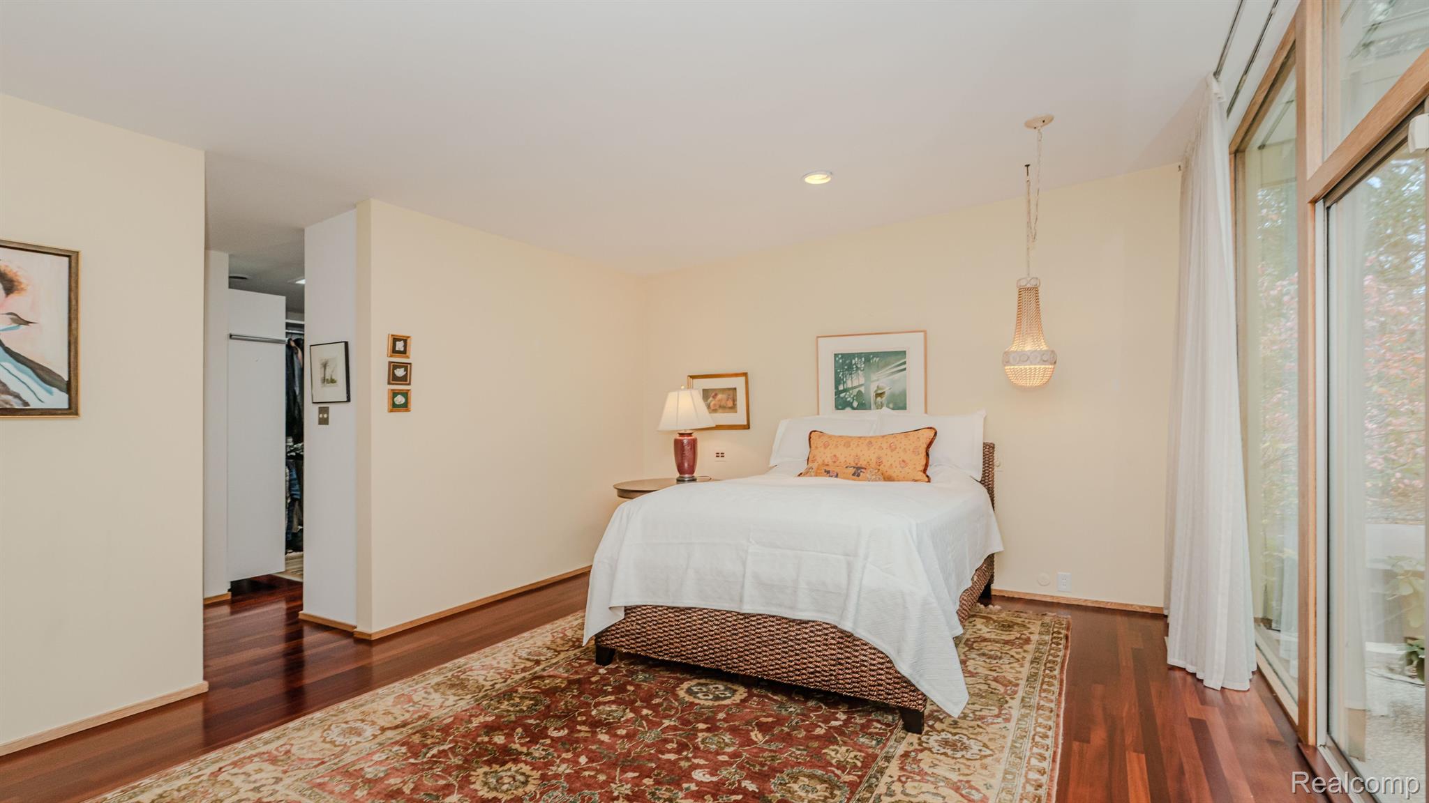 1105 CHARRINGTON Road
