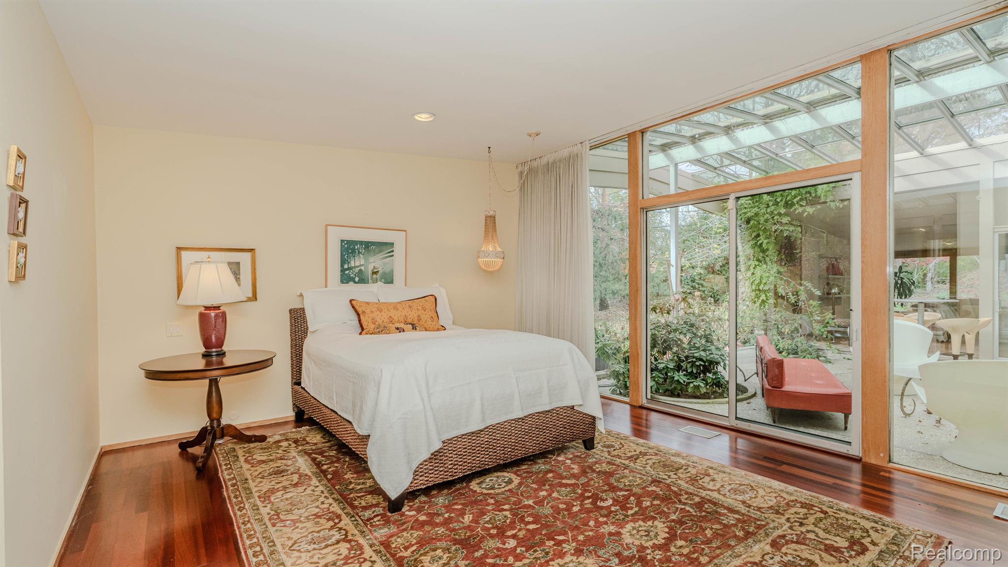 1105 CHARRINGTON Road