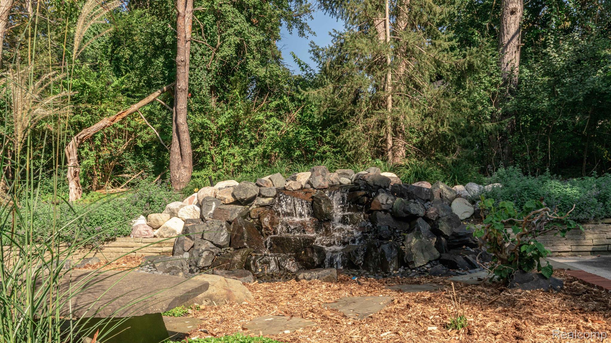 1105 CHARRINGTON Road