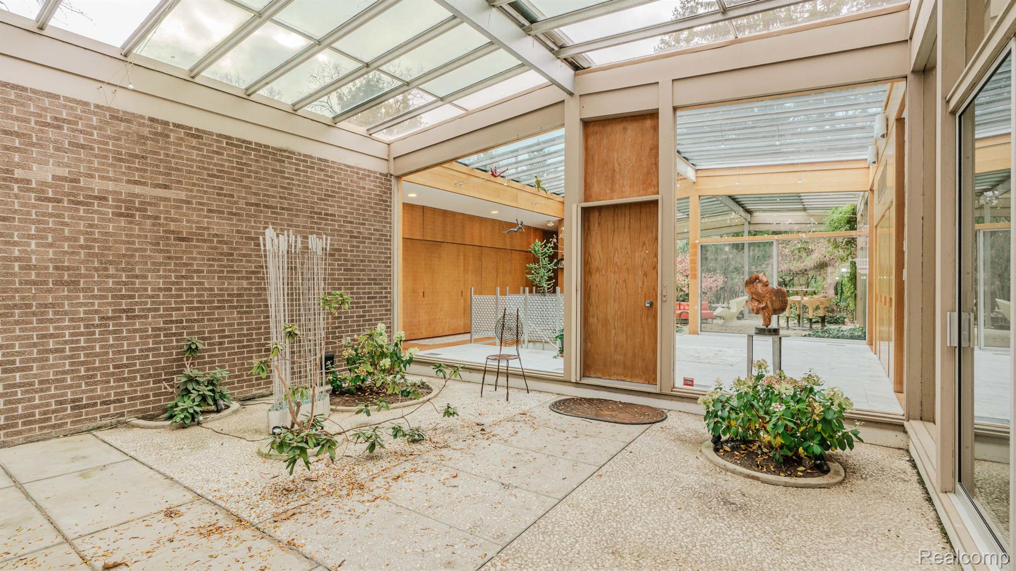 1105 CHARRINGTON Road