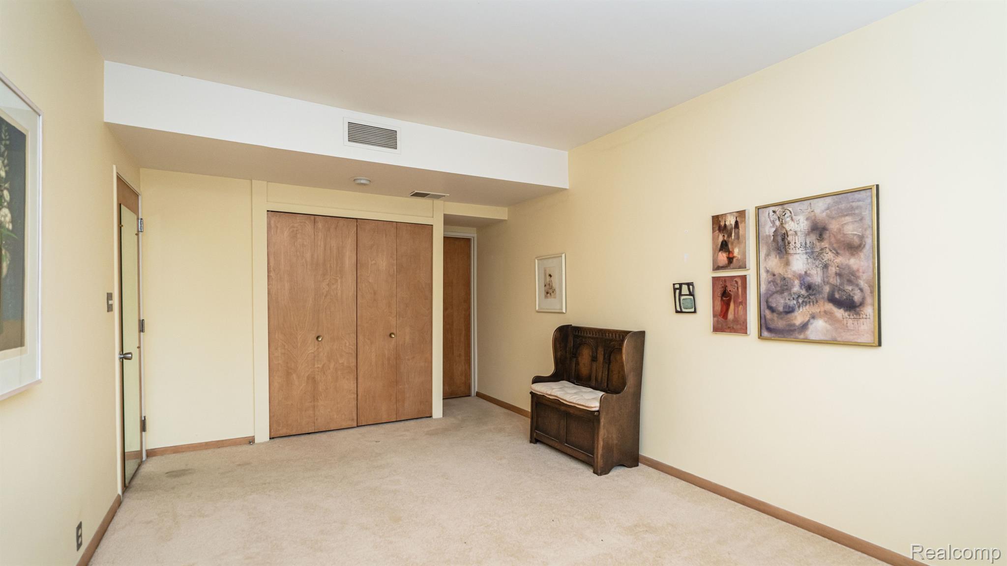 1105 CHARRINGTON Road