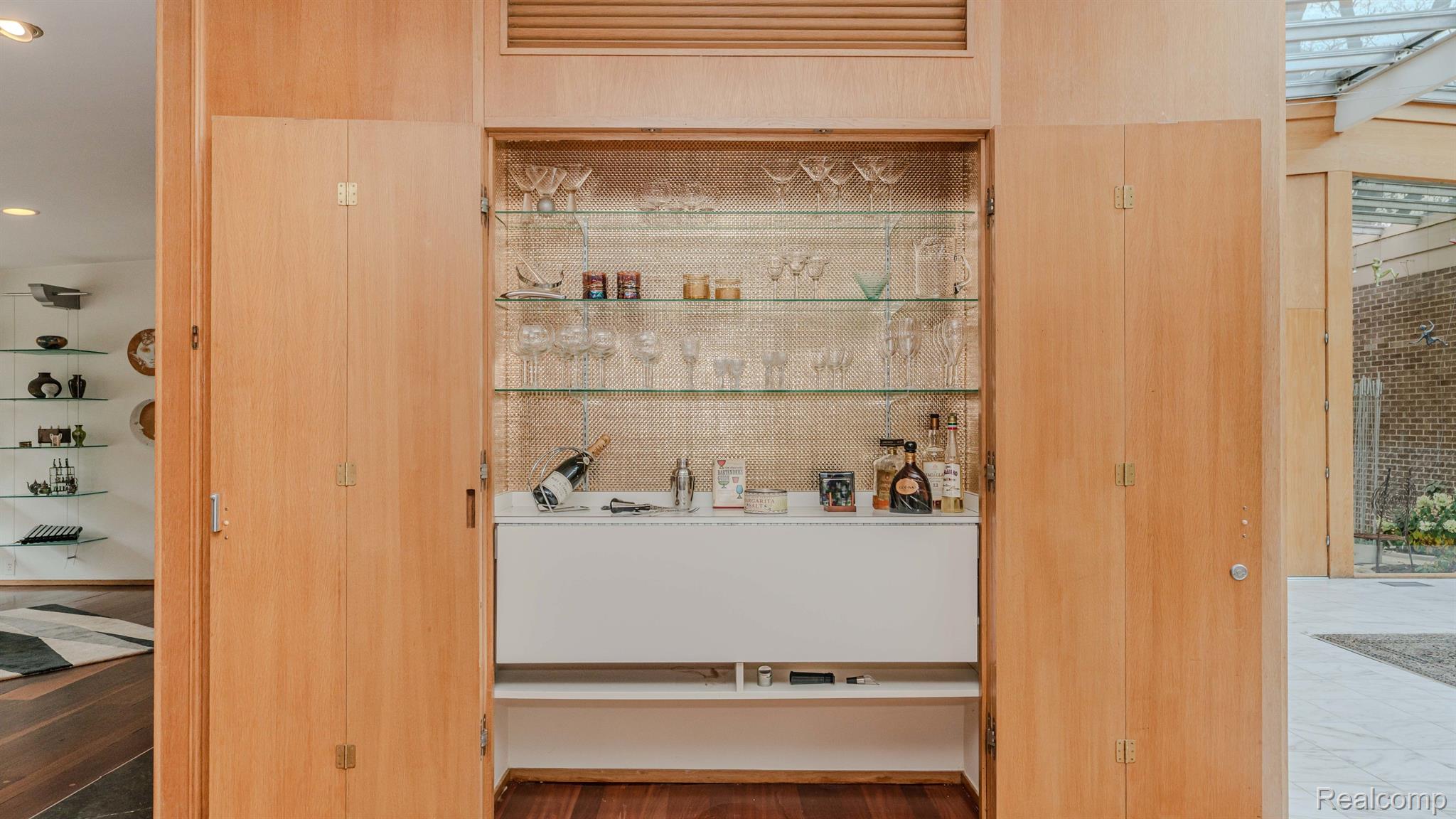 1105 CHARRINGTON Road
