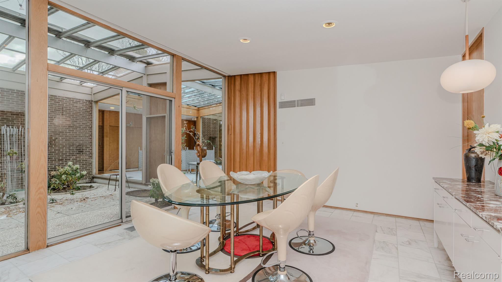 1105 CHARRINGTON Road