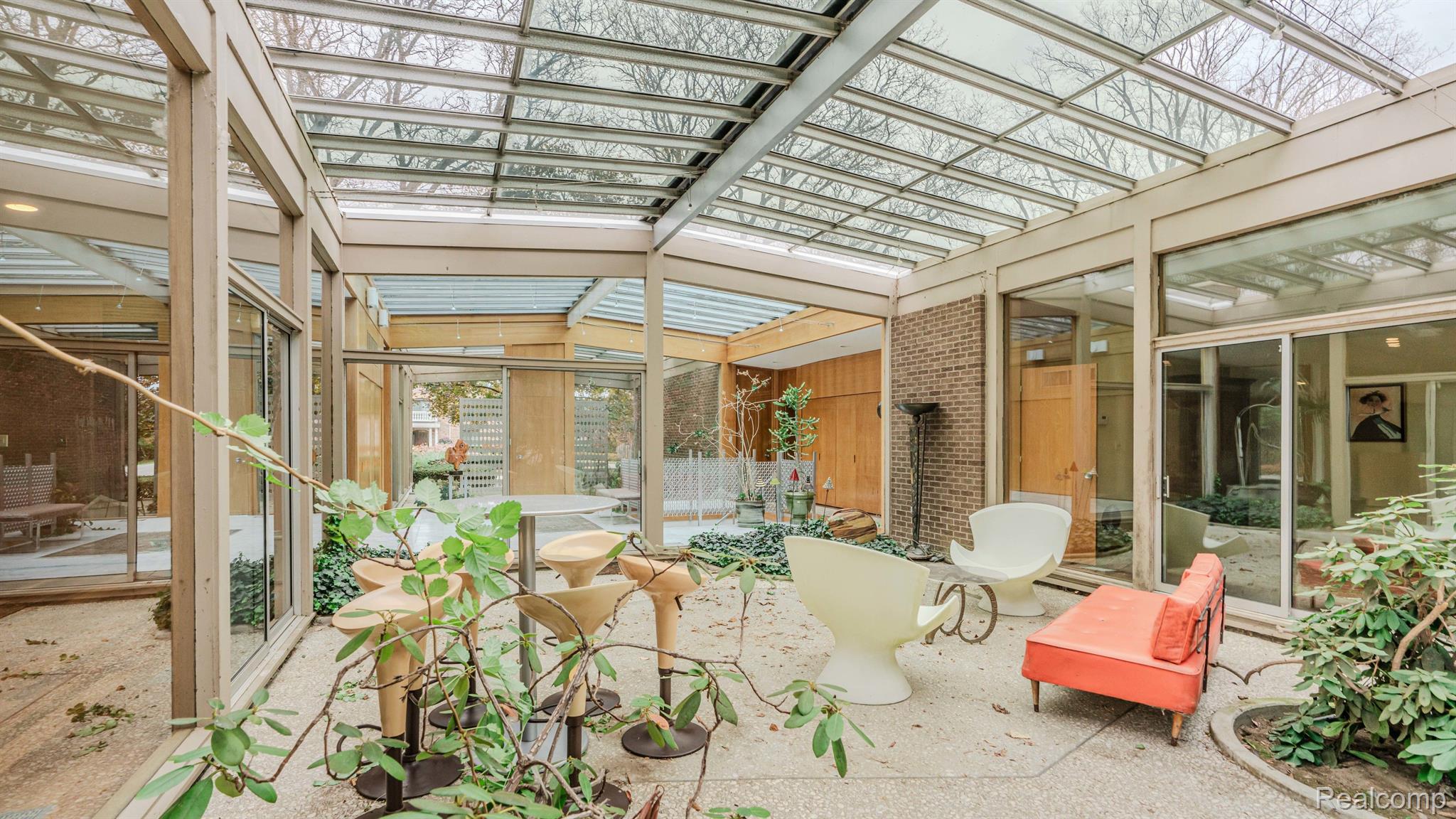 1105 CHARRINGTON Road