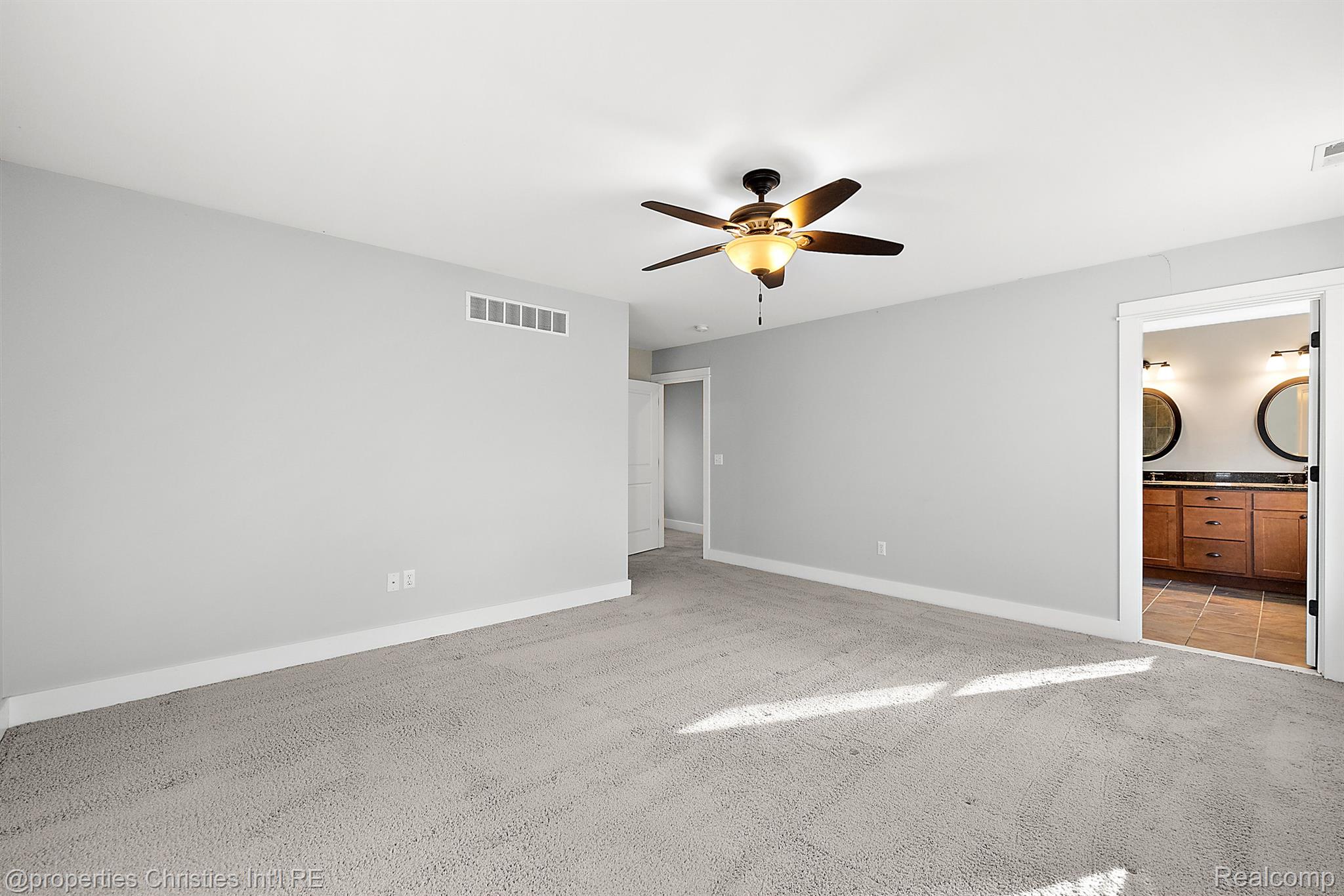 620 E 5TH Street