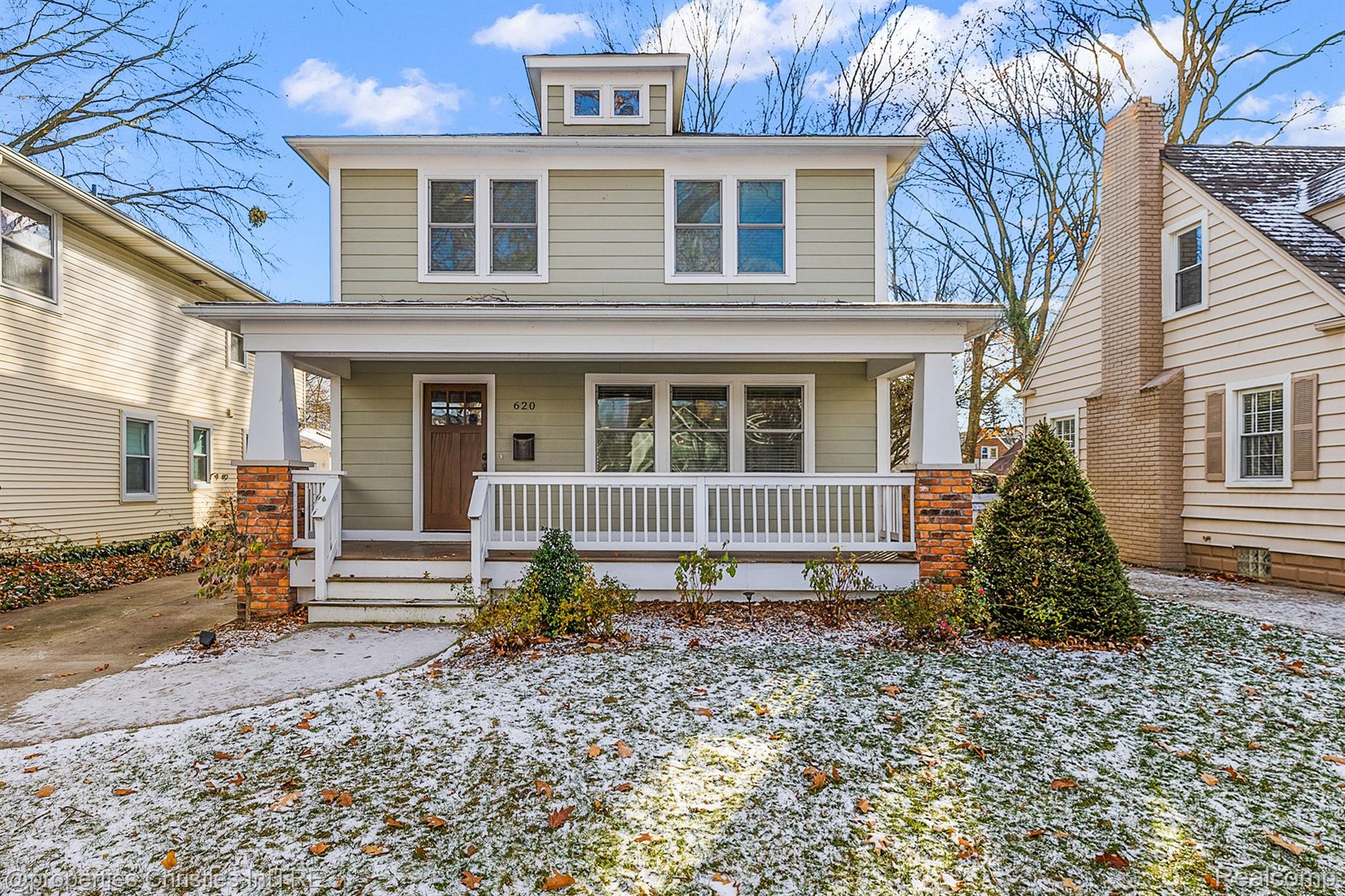 620 E 5TH Street