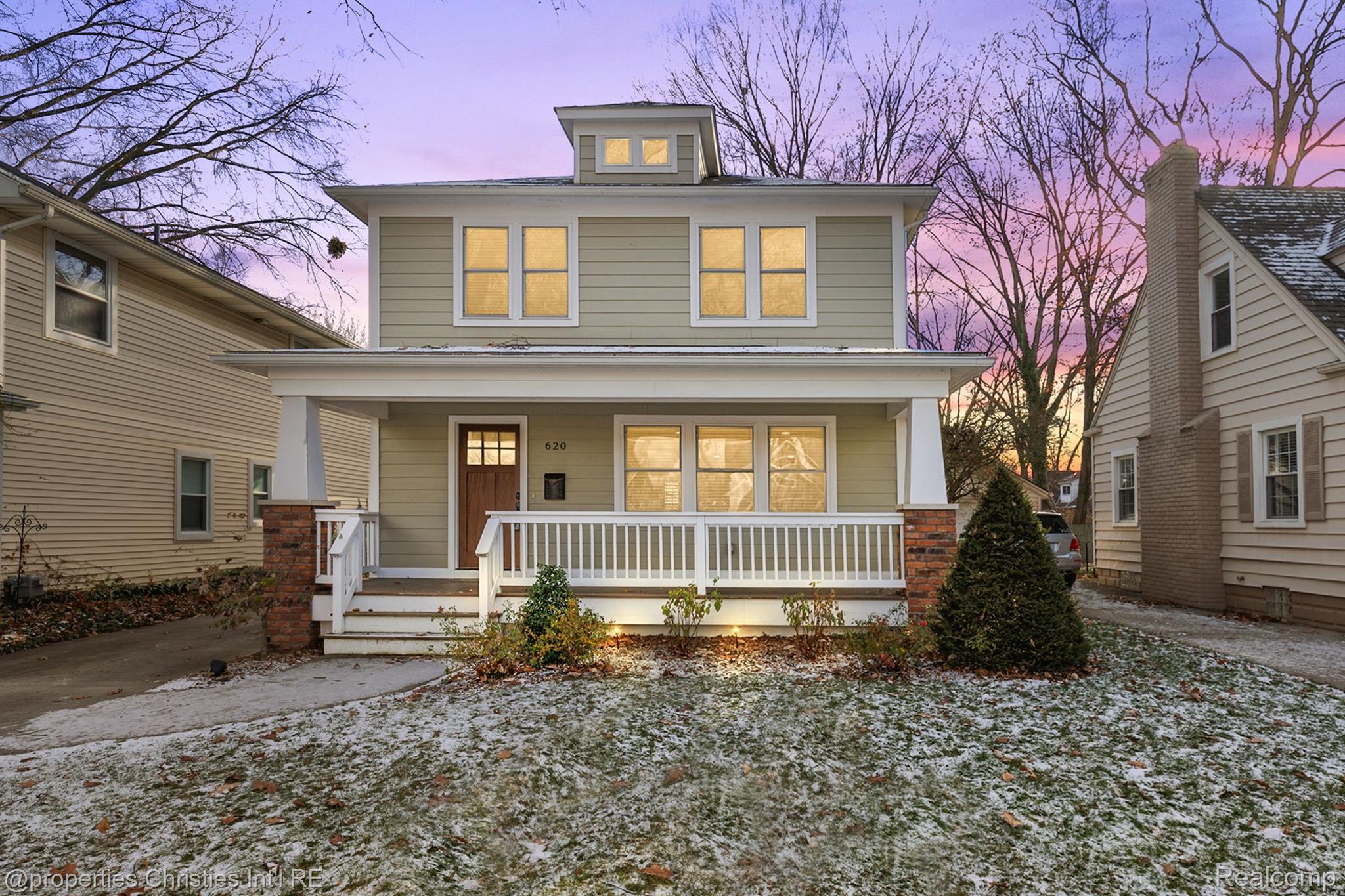 620 E 5TH Street