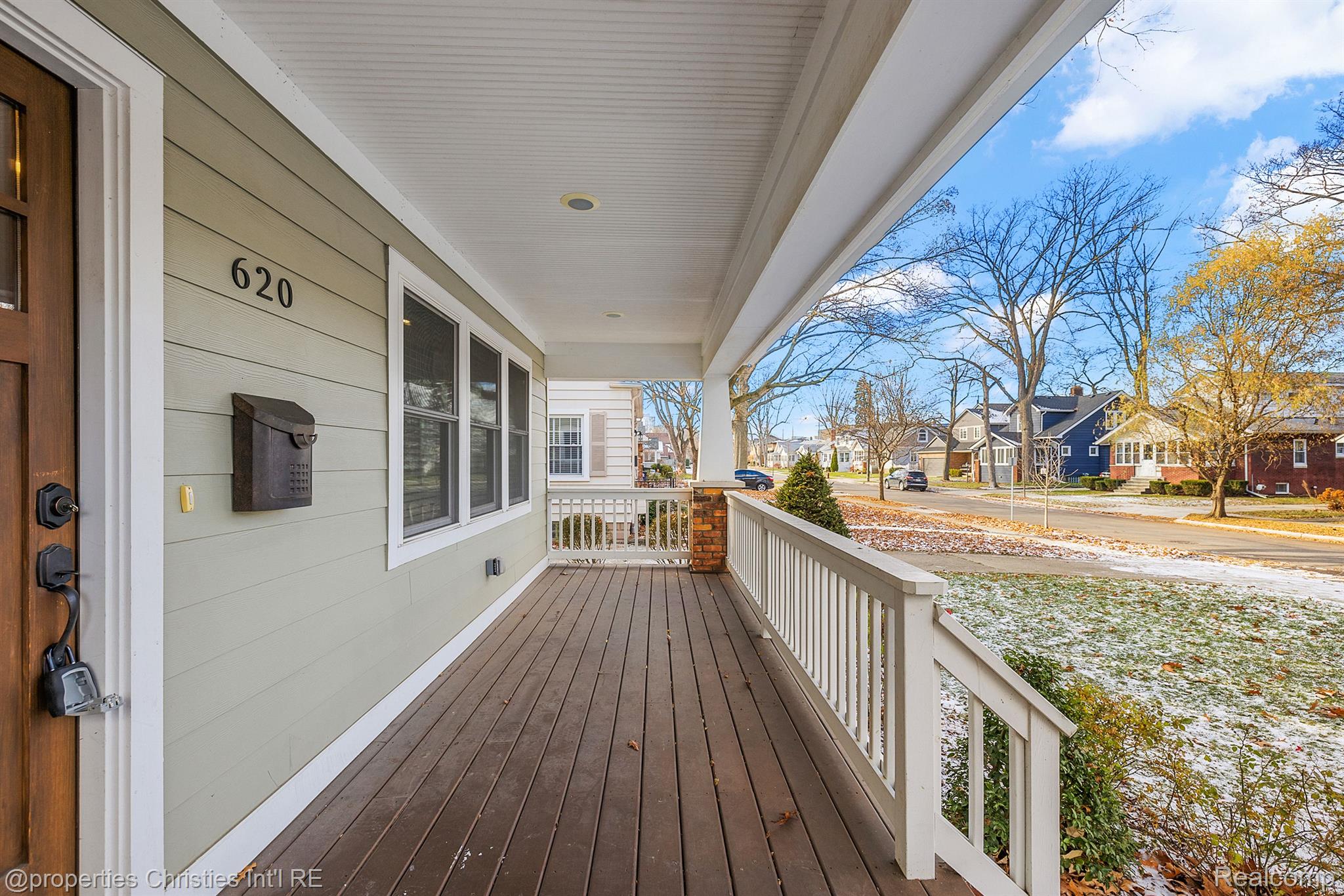 620 E 5TH Street