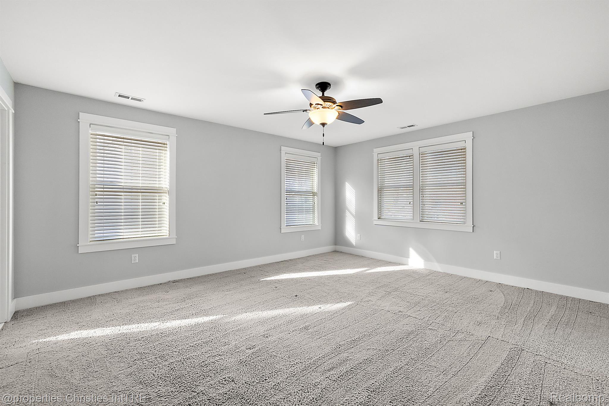 620 E 5TH Street