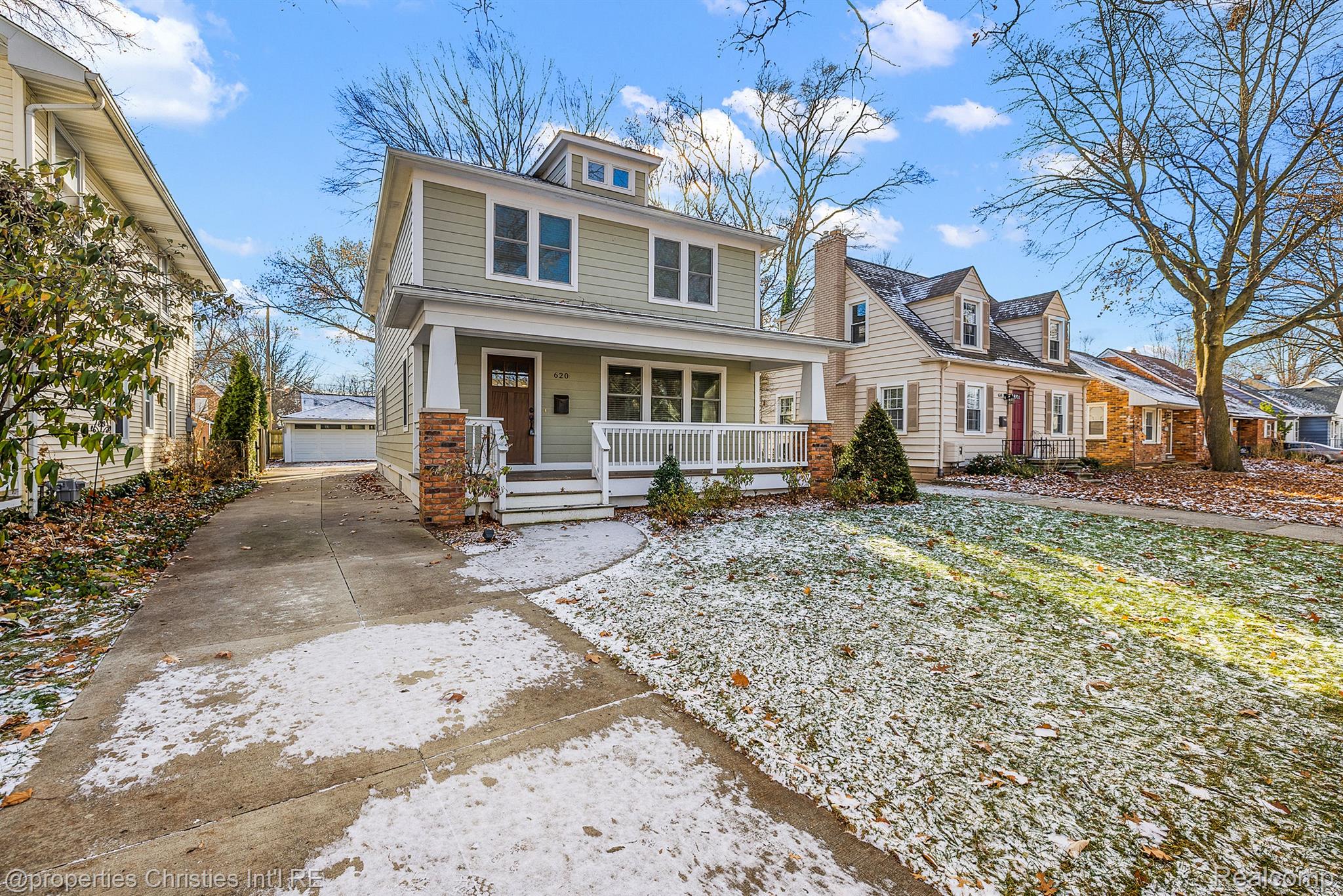 620 E 5TH Street