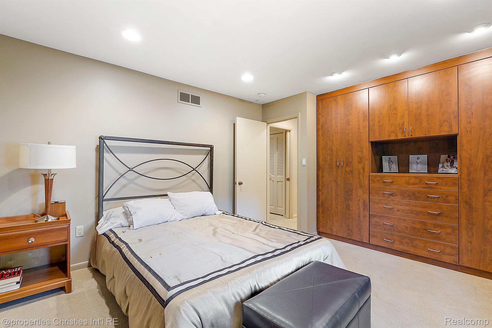 722 PARKMAN Drive