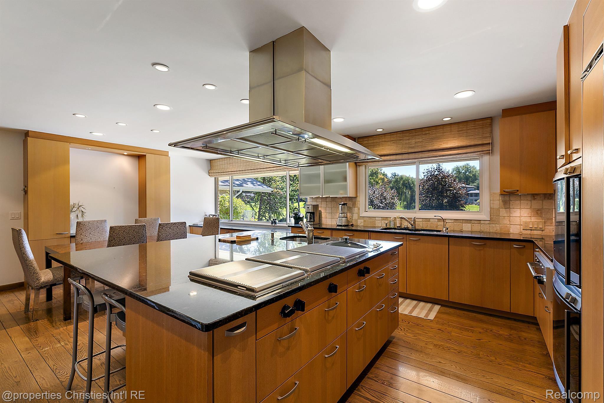 722 PARKMAN Drive