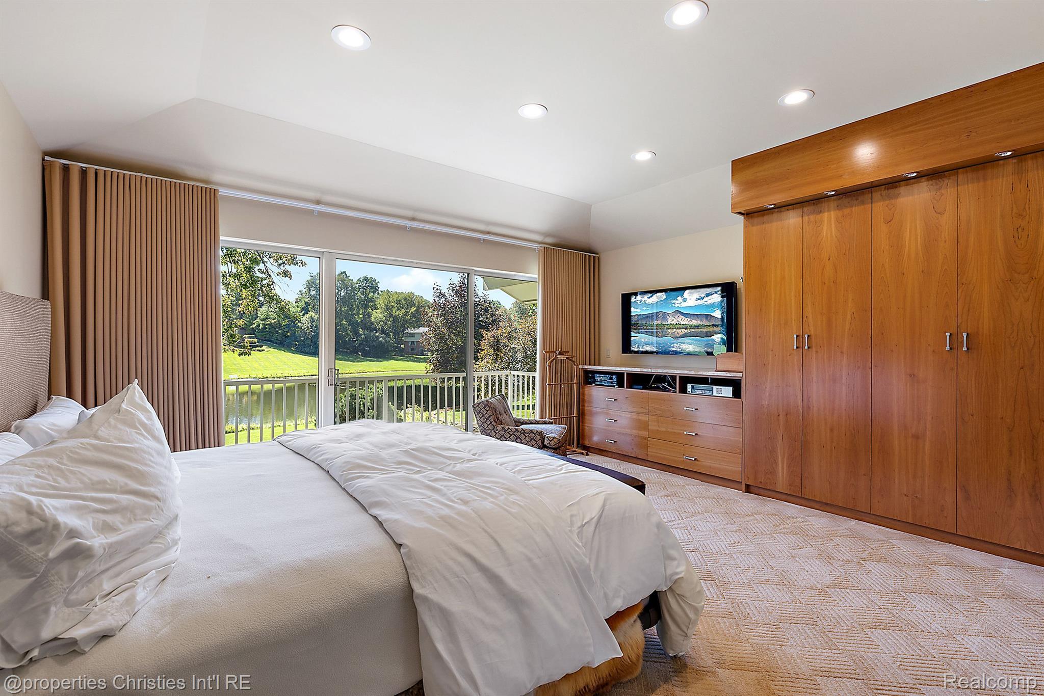 722 PARKMAN Drive