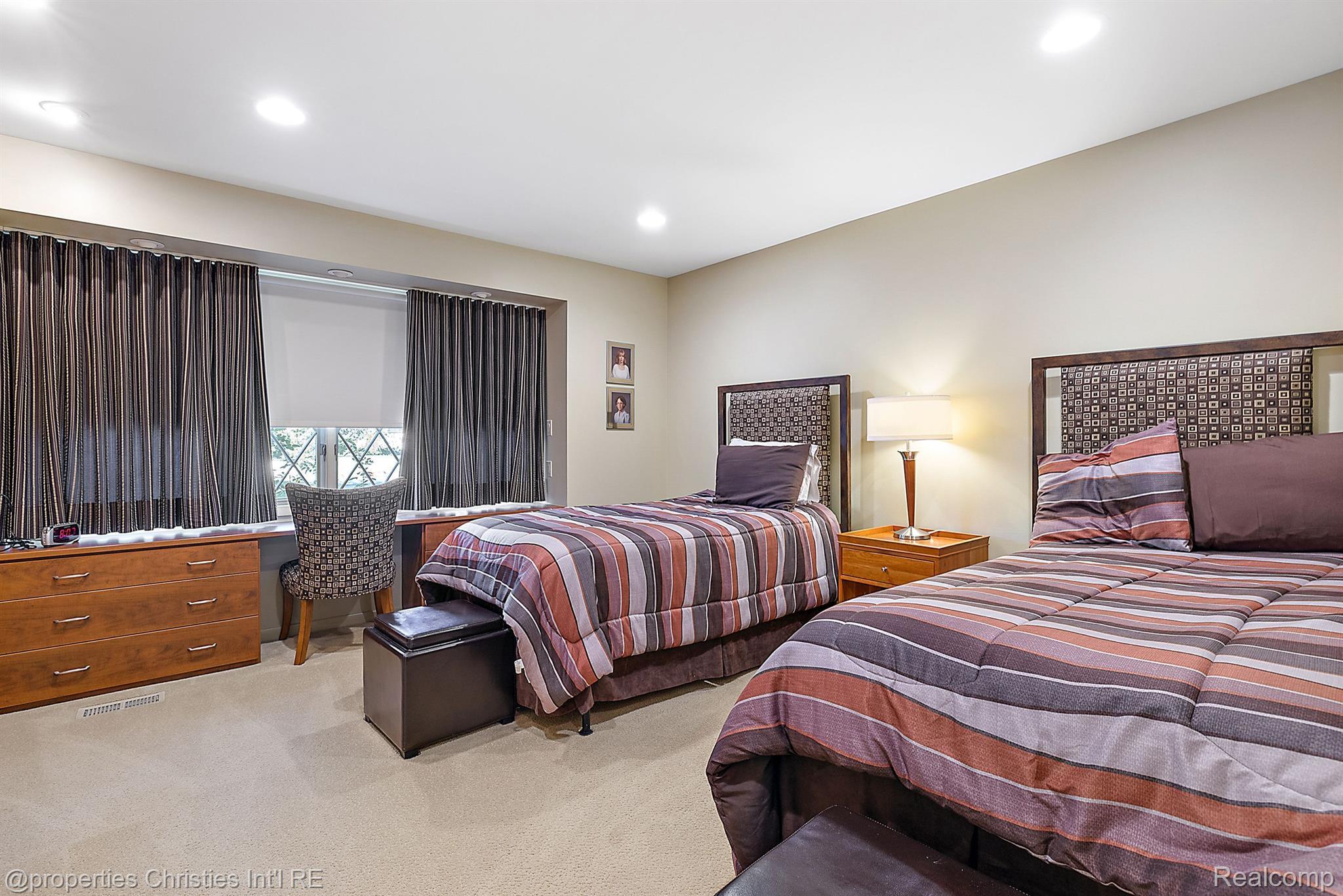 722 PARKMAN Drive
