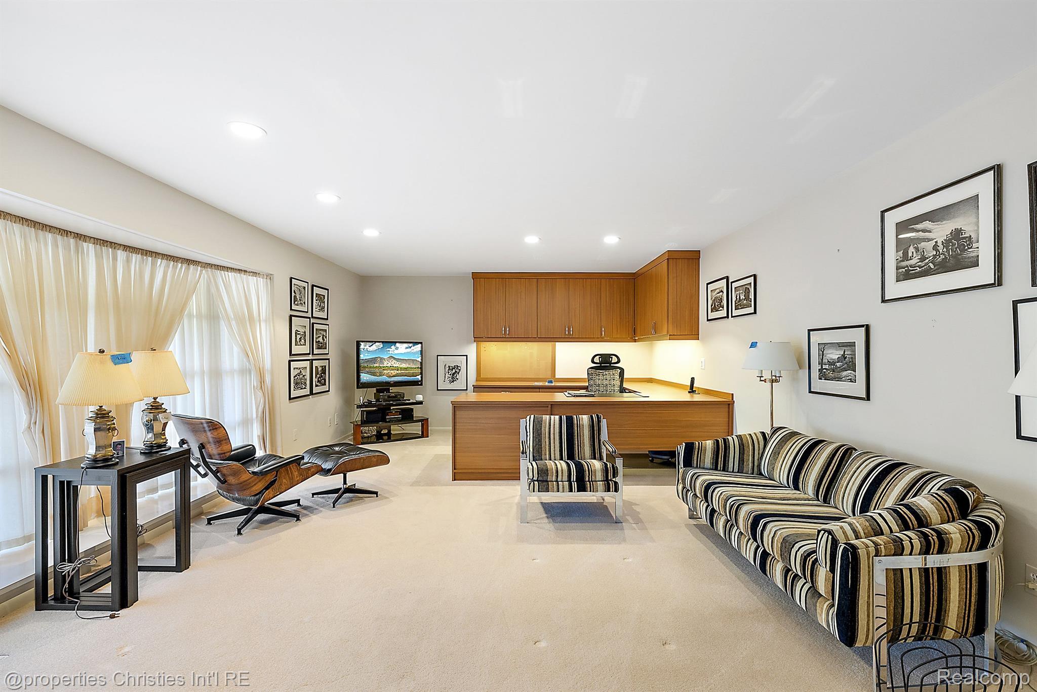 722 PARKMAN Drive