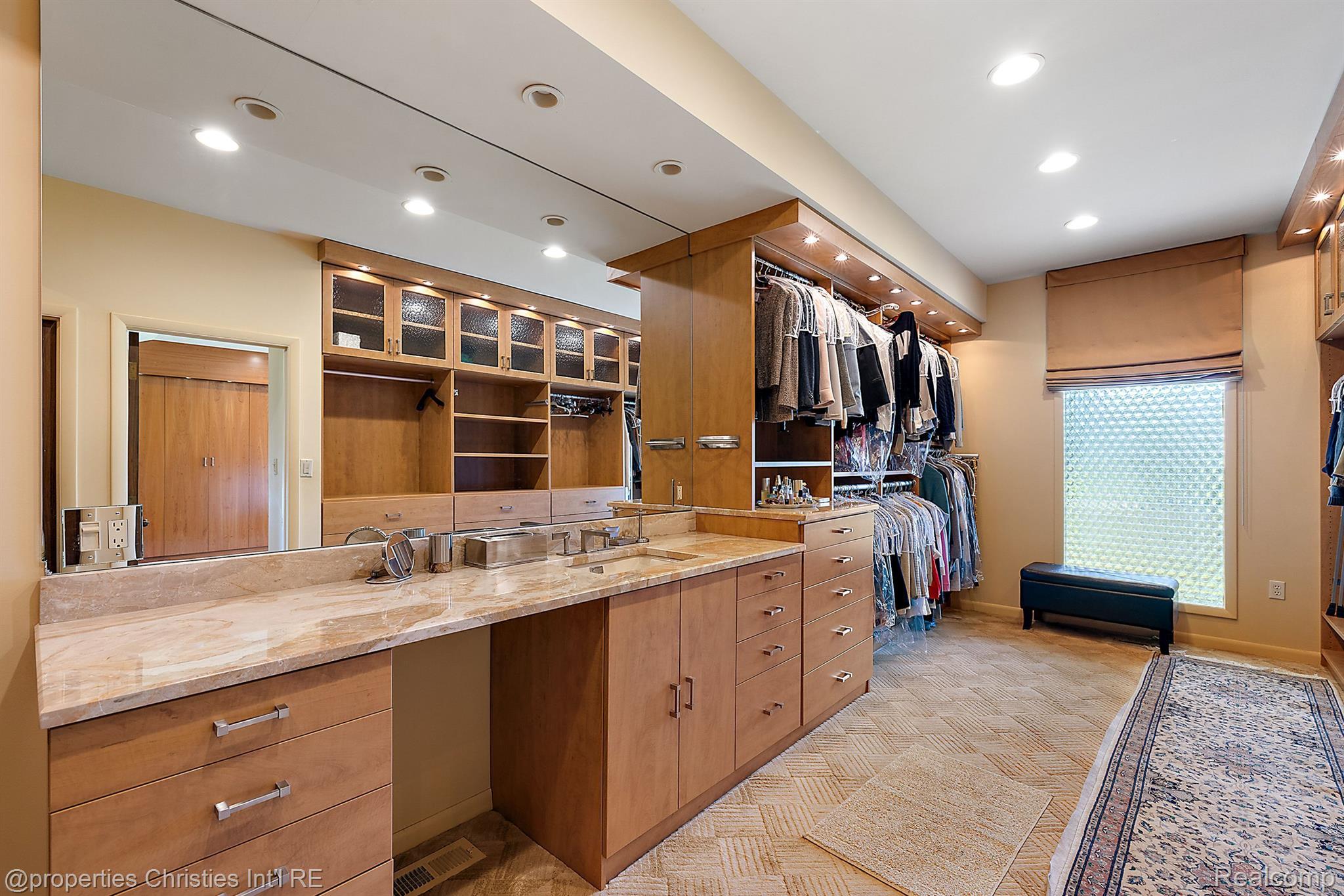 722 PARKMAN Drive