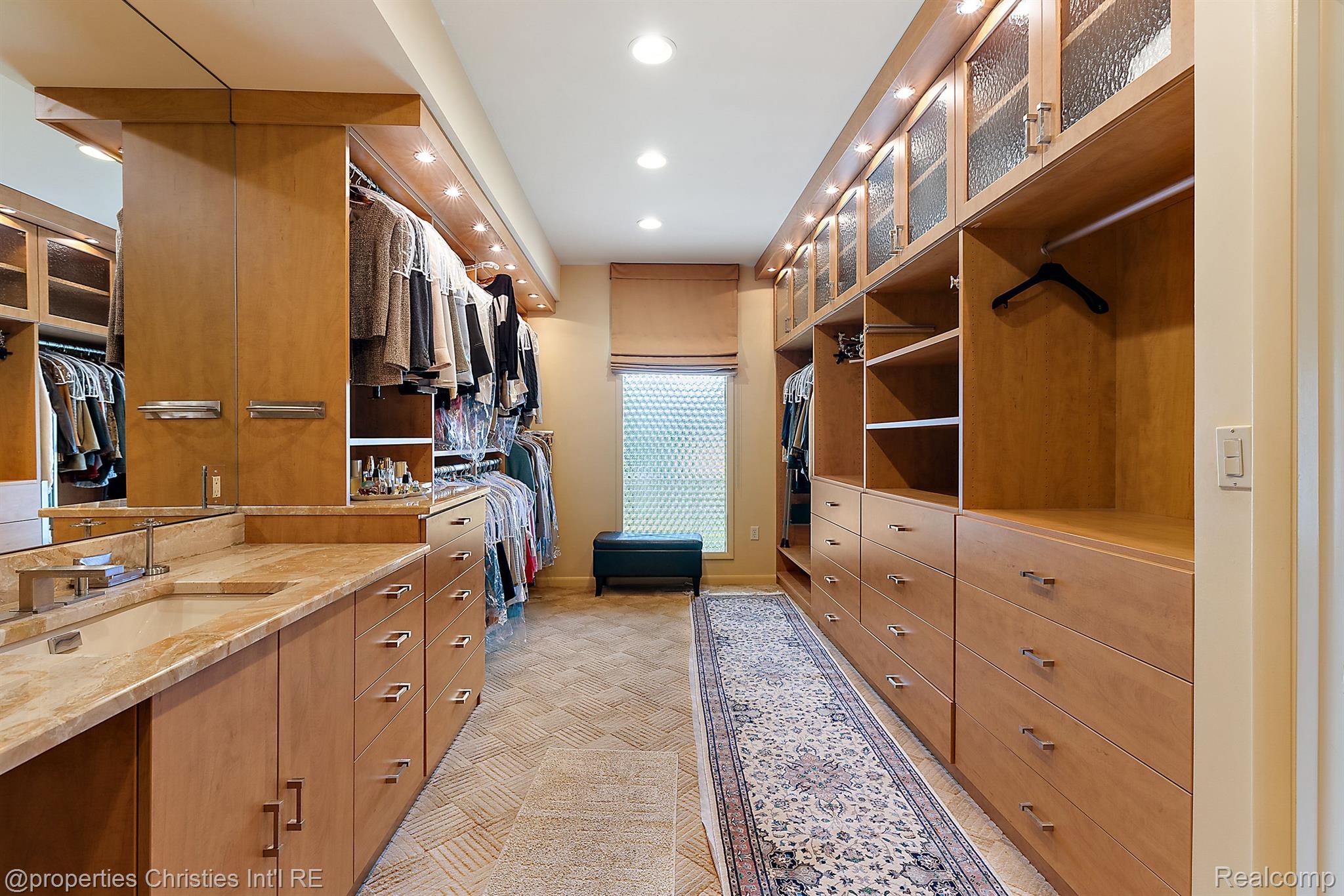 722 PARKMAN Drive