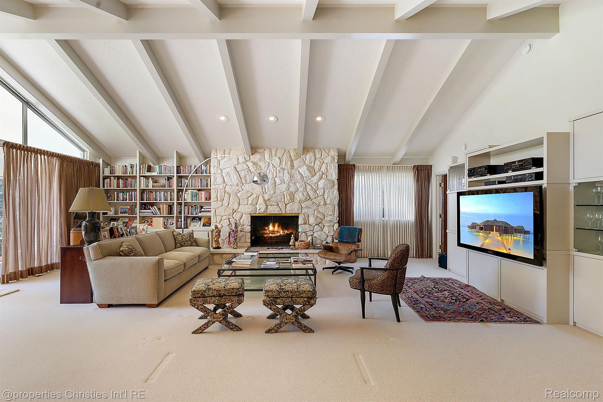 722 PARKMAN Drive
