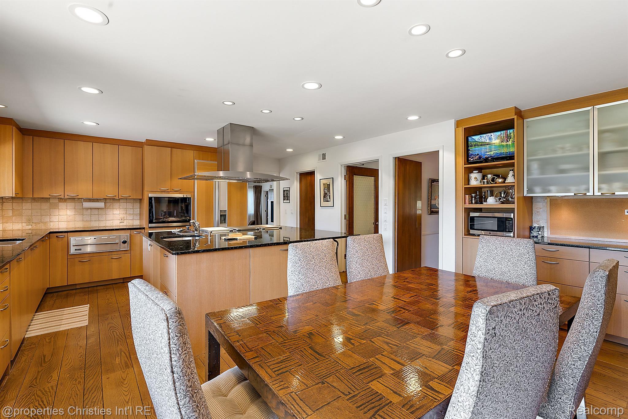 722 PARKMAN Drive