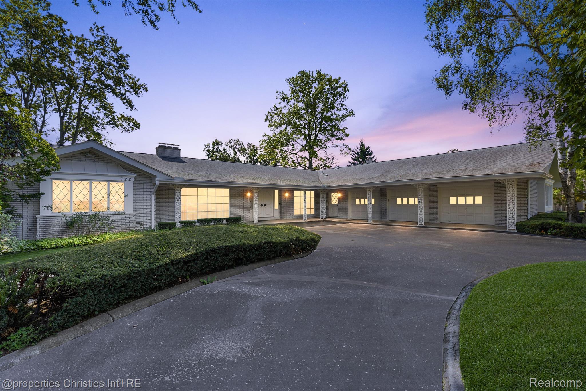 722 PARKMAN Drive