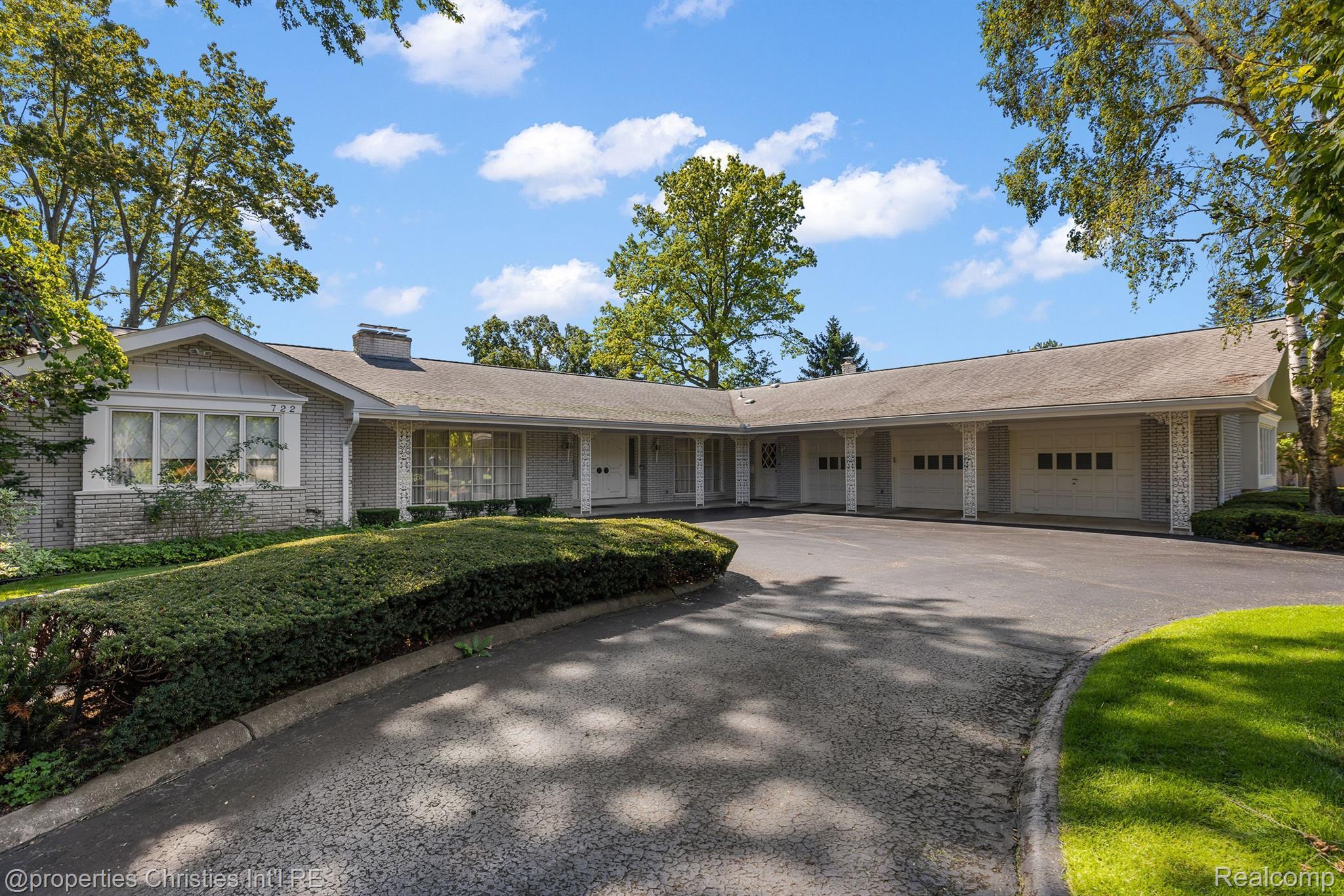 722 PARKMAN Drive