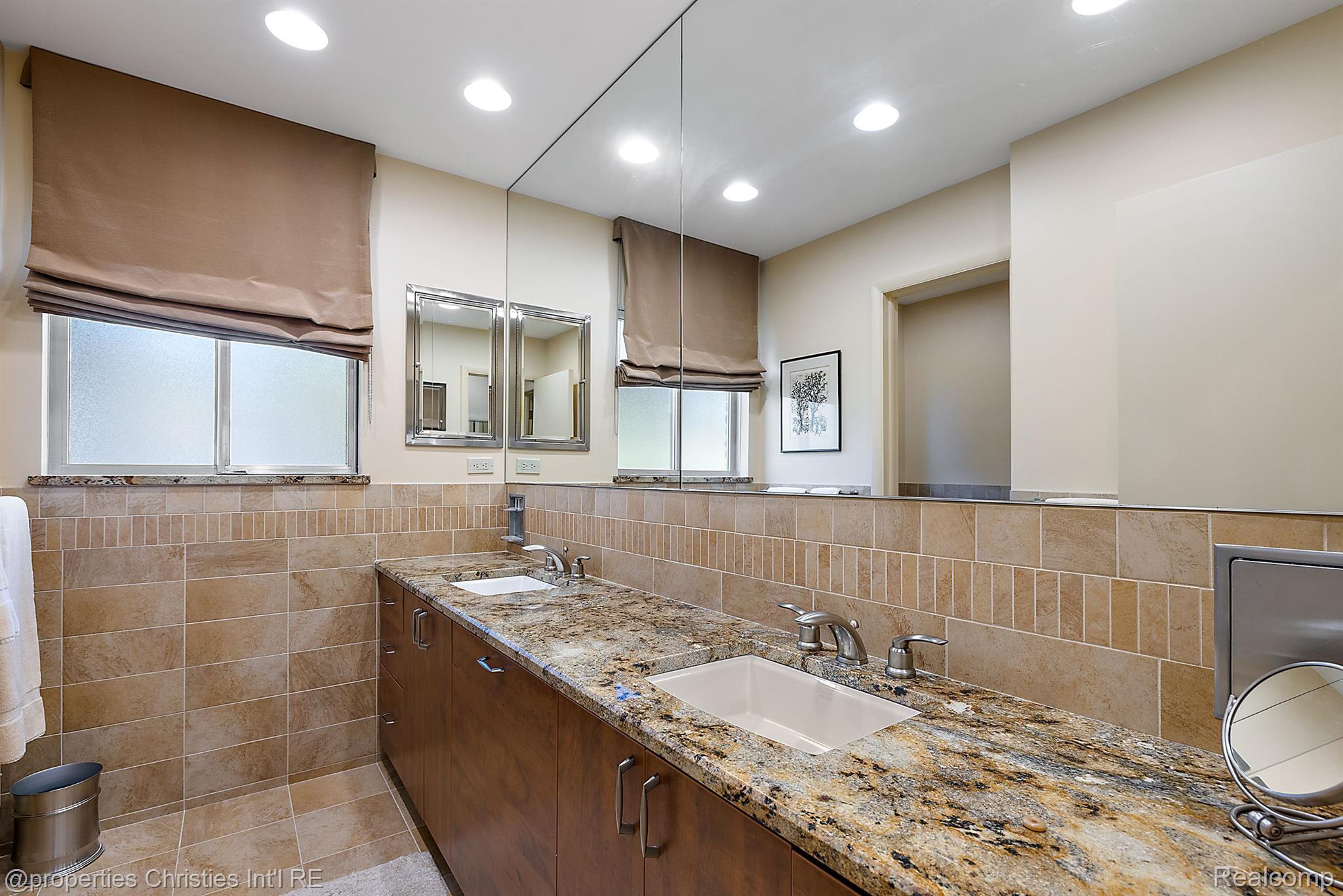 722 PARKMAN Drive