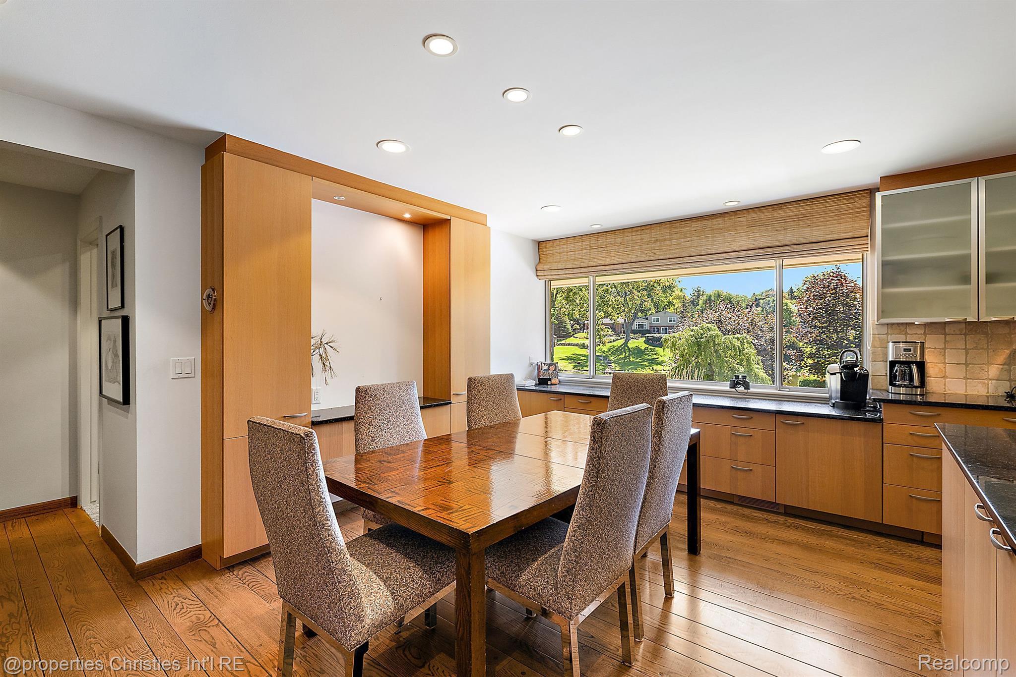 722 PARKMAN Drive