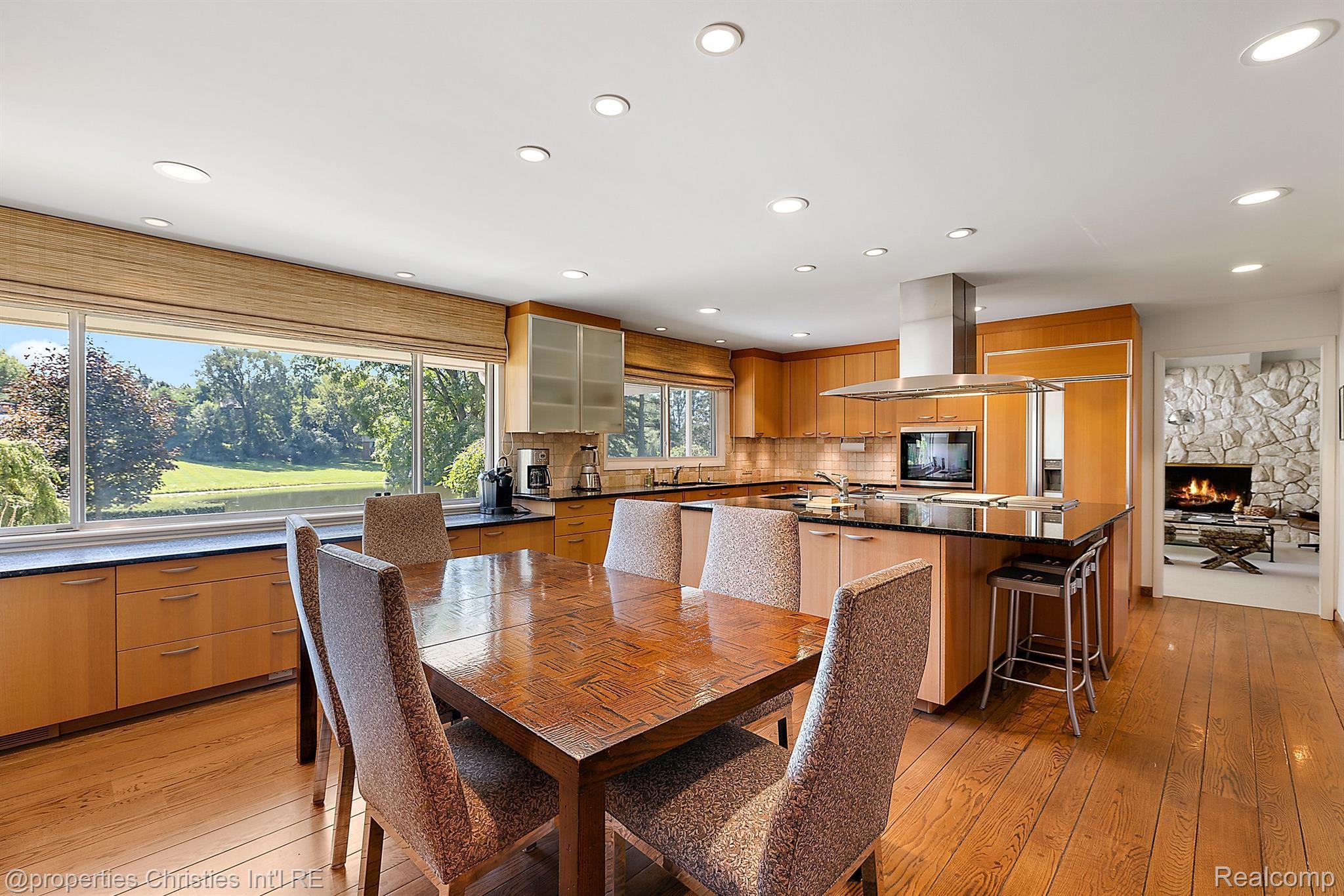 722 PARKMAN Drive