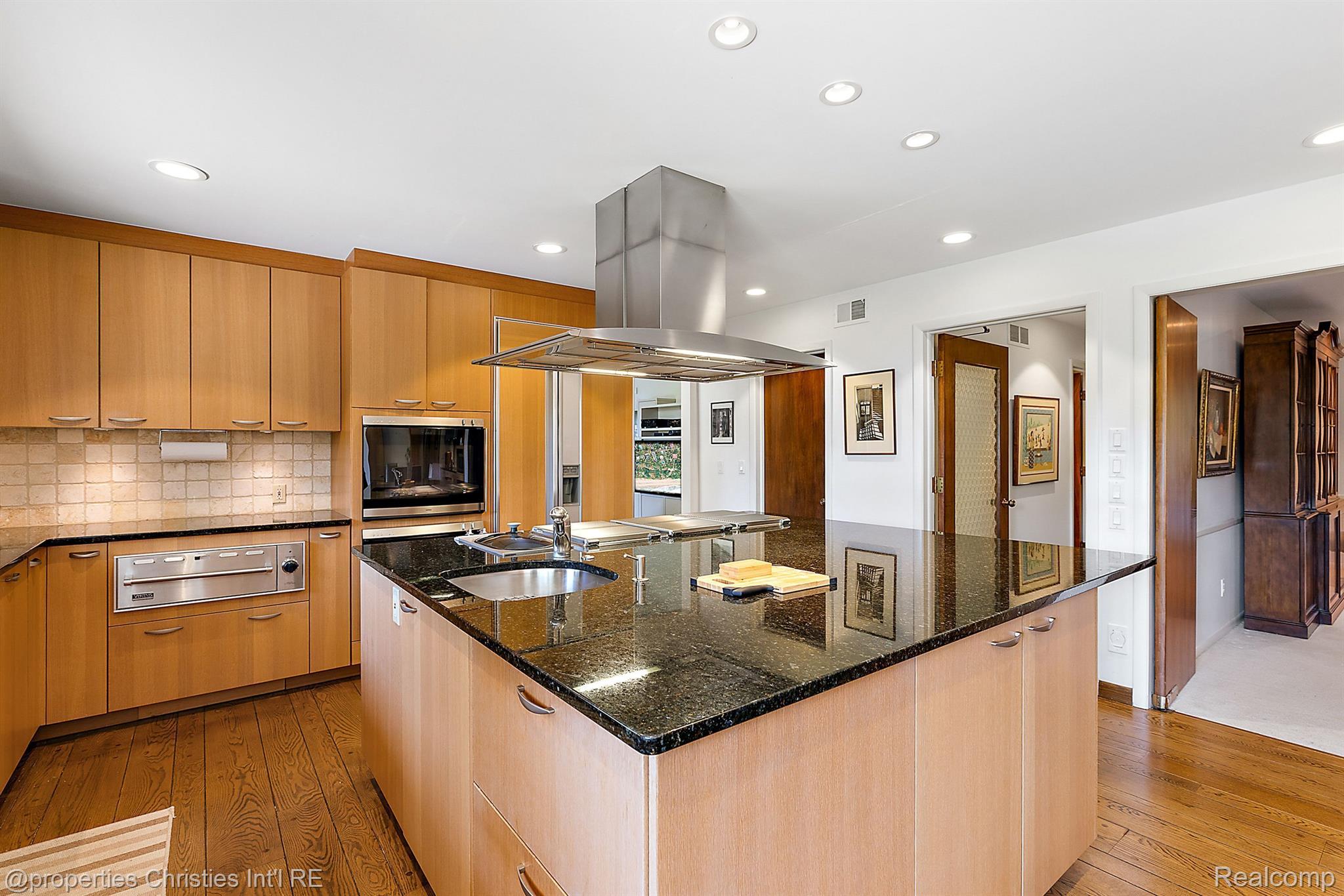 722 PARKMAN Drive