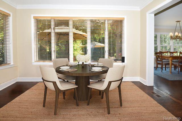 1582 BUCKINGHAM Avenue