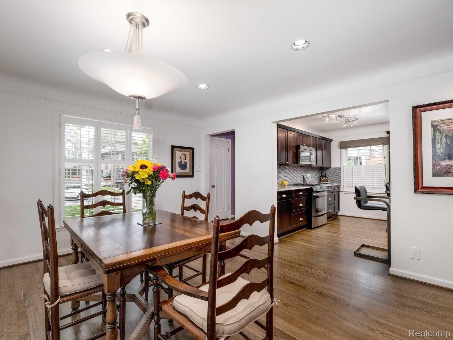 1695 WASHINGTON Boulevard